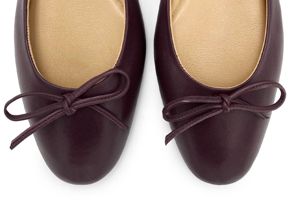 Bordeaux leather ballet flats with sacchetto construction