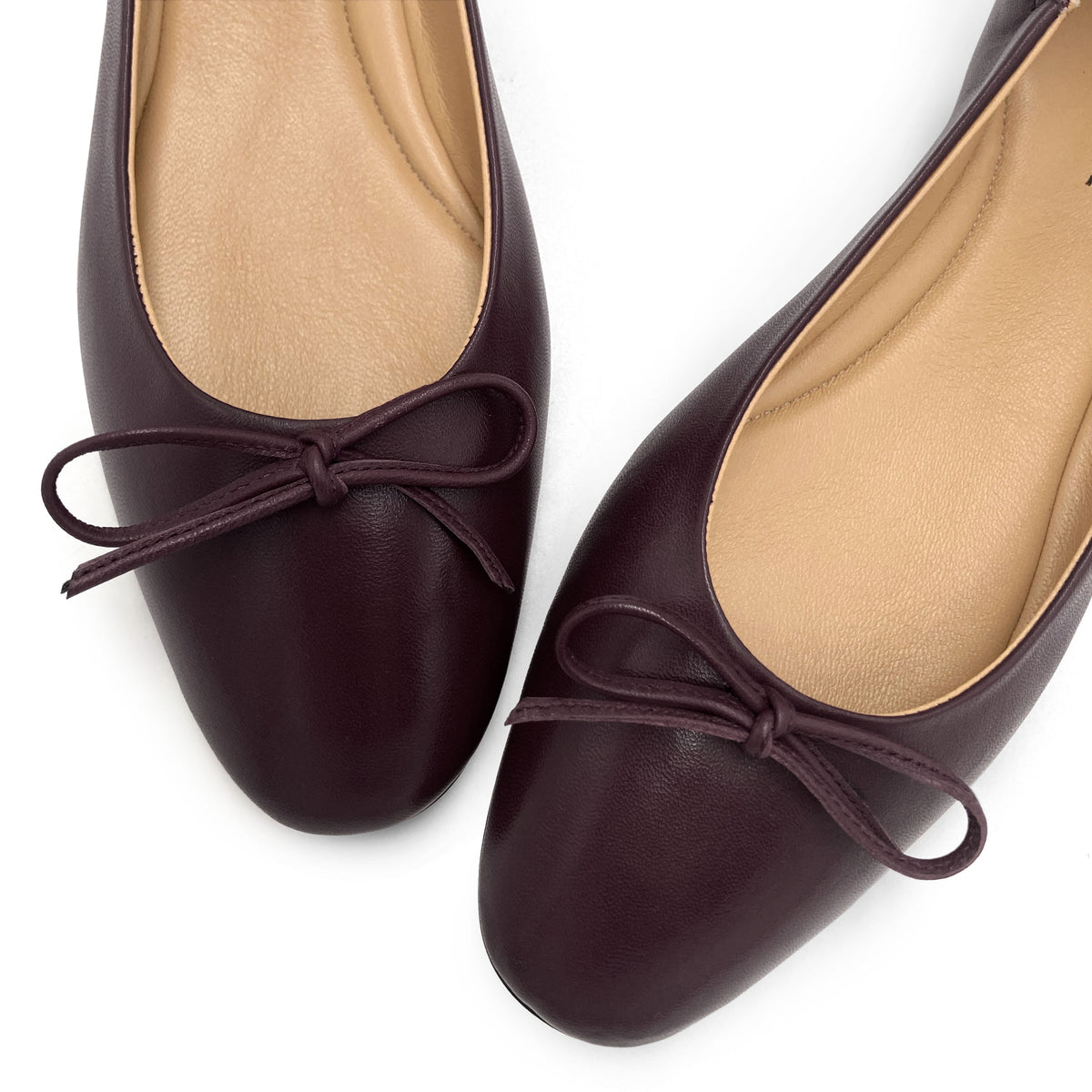 Bordeaux leather ballet flats with sacchetto construction