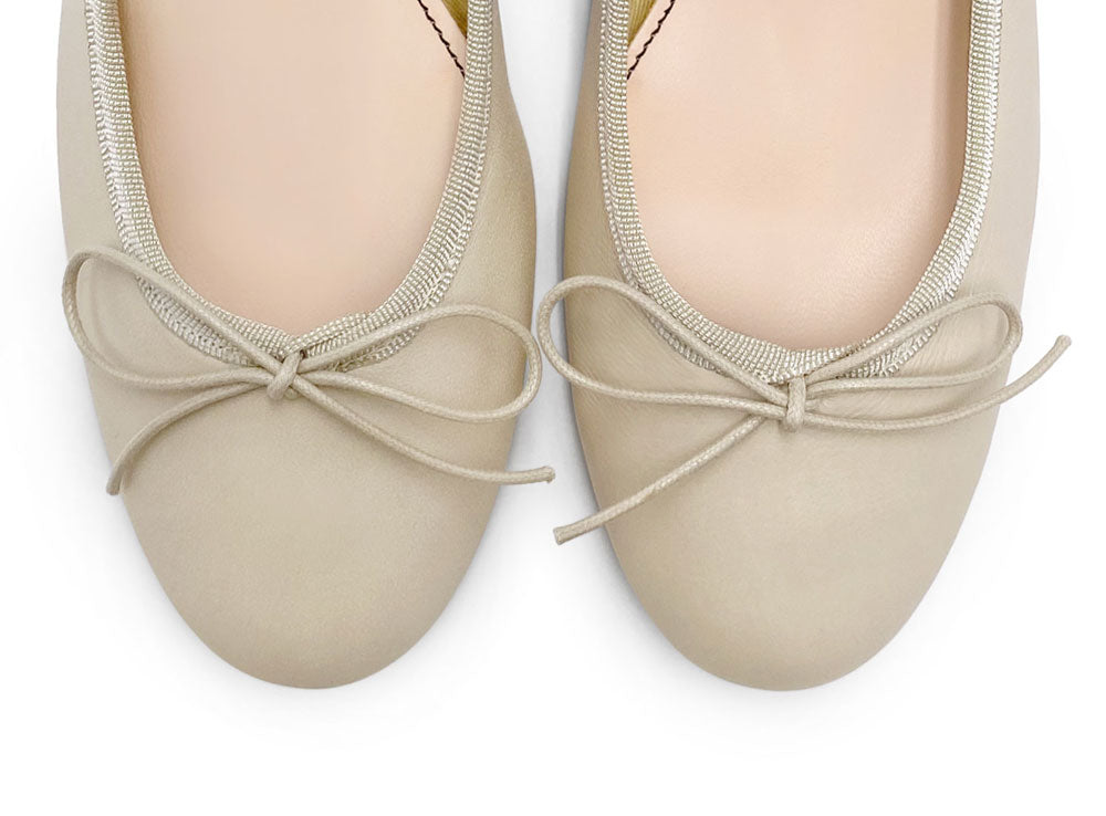 Beige leather ballet flats with heel