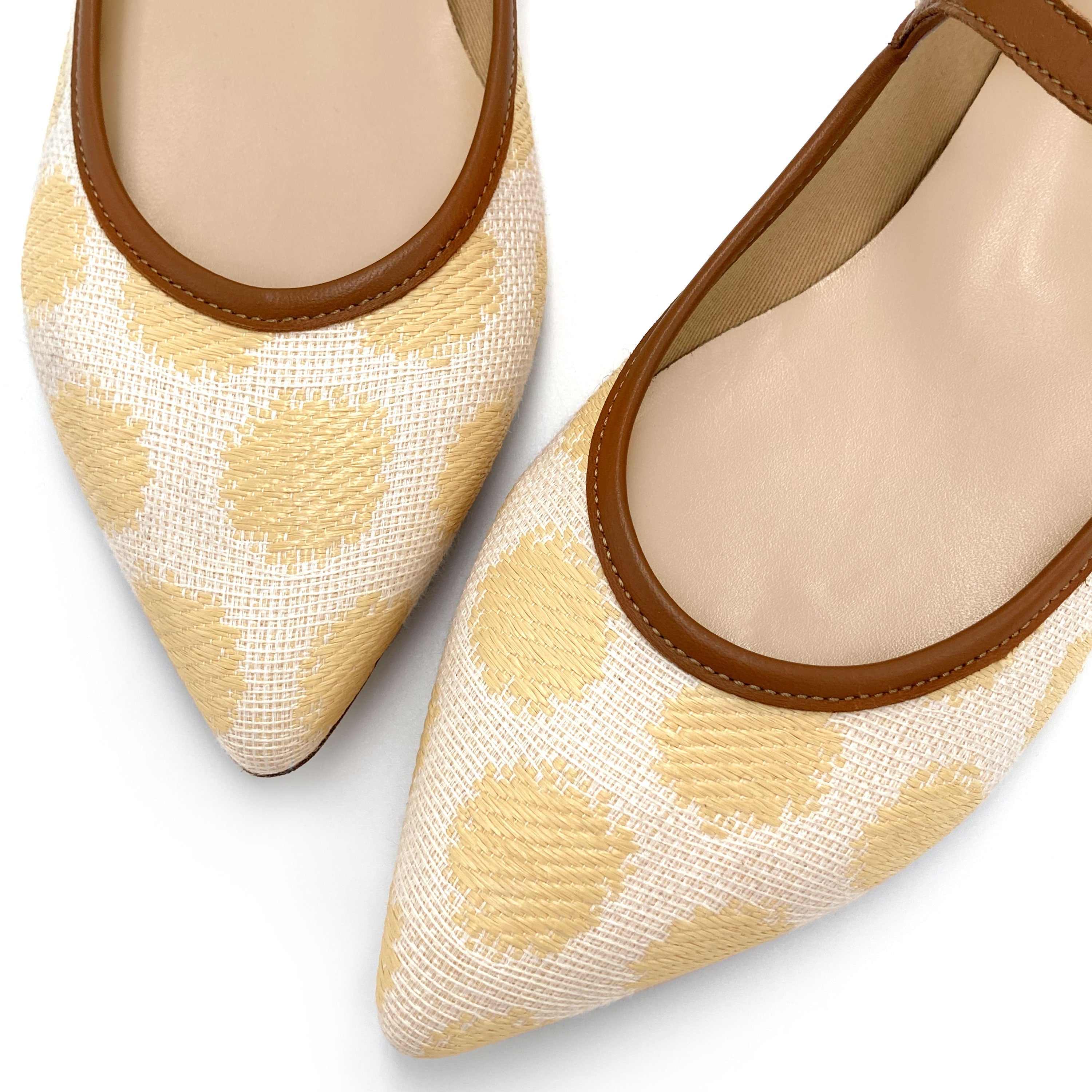 Summer Mary Jane flats in beige polka dot raffia with leather strap