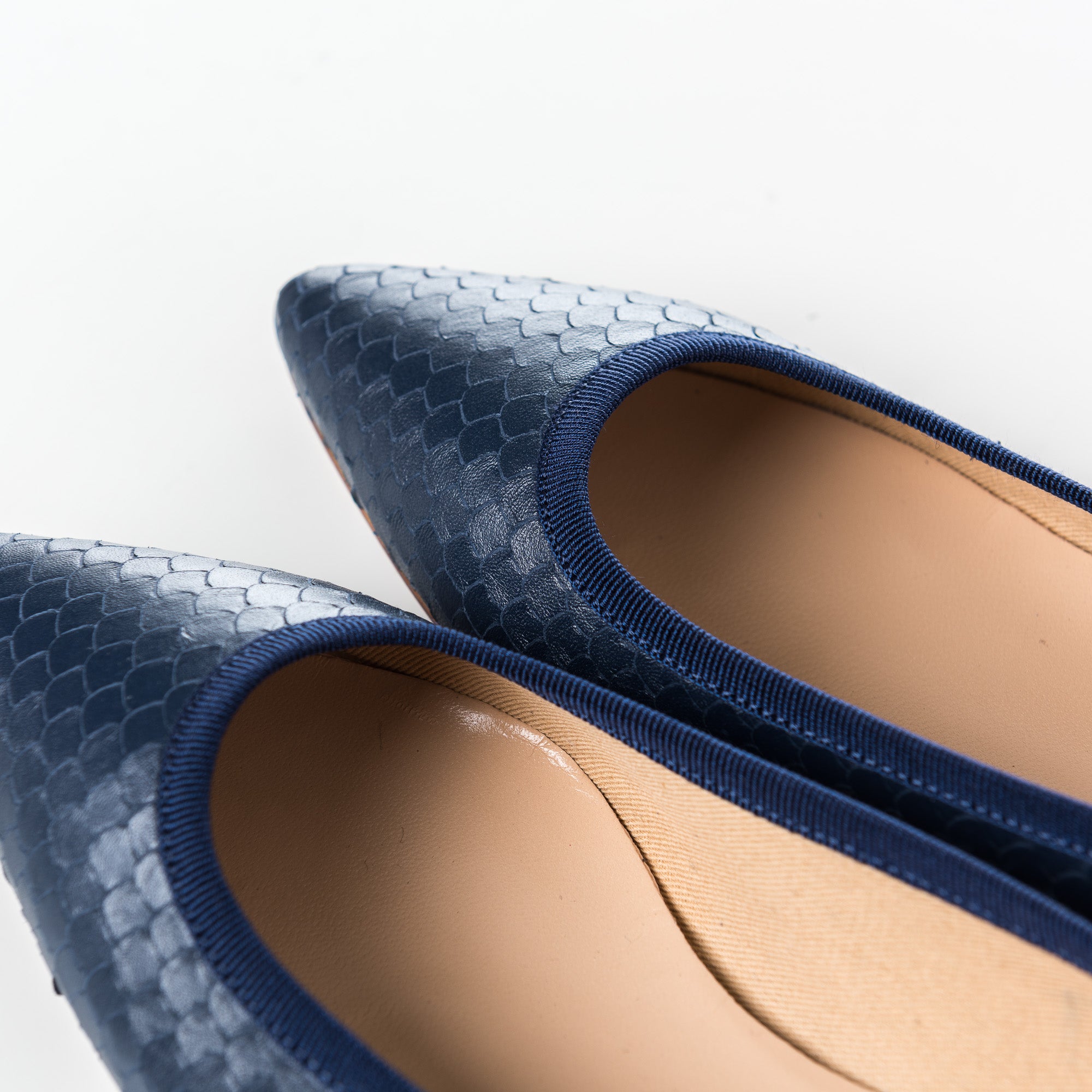 Pointed toe ballet flats blue cobra effect leather