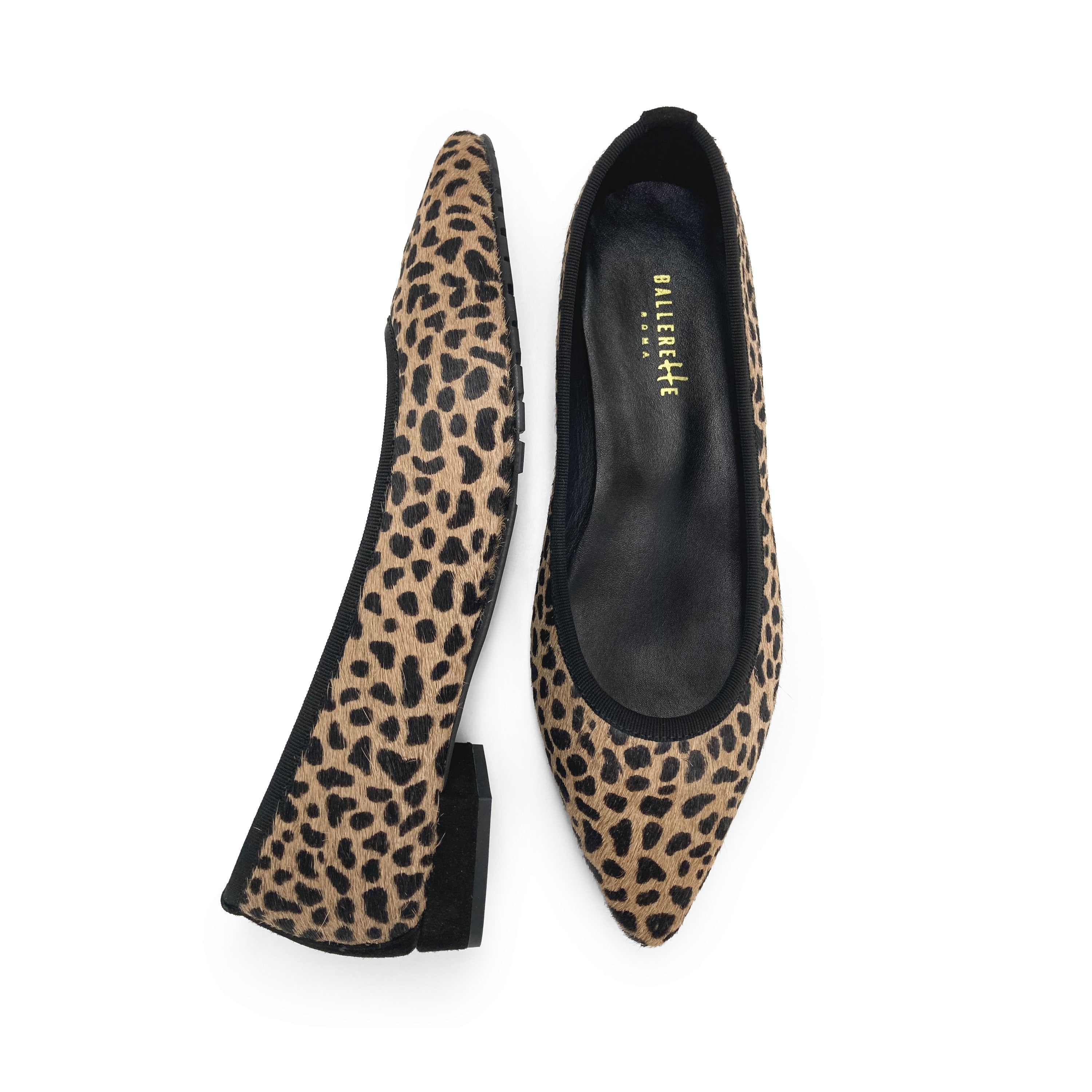 Spotted pointed ballet flats