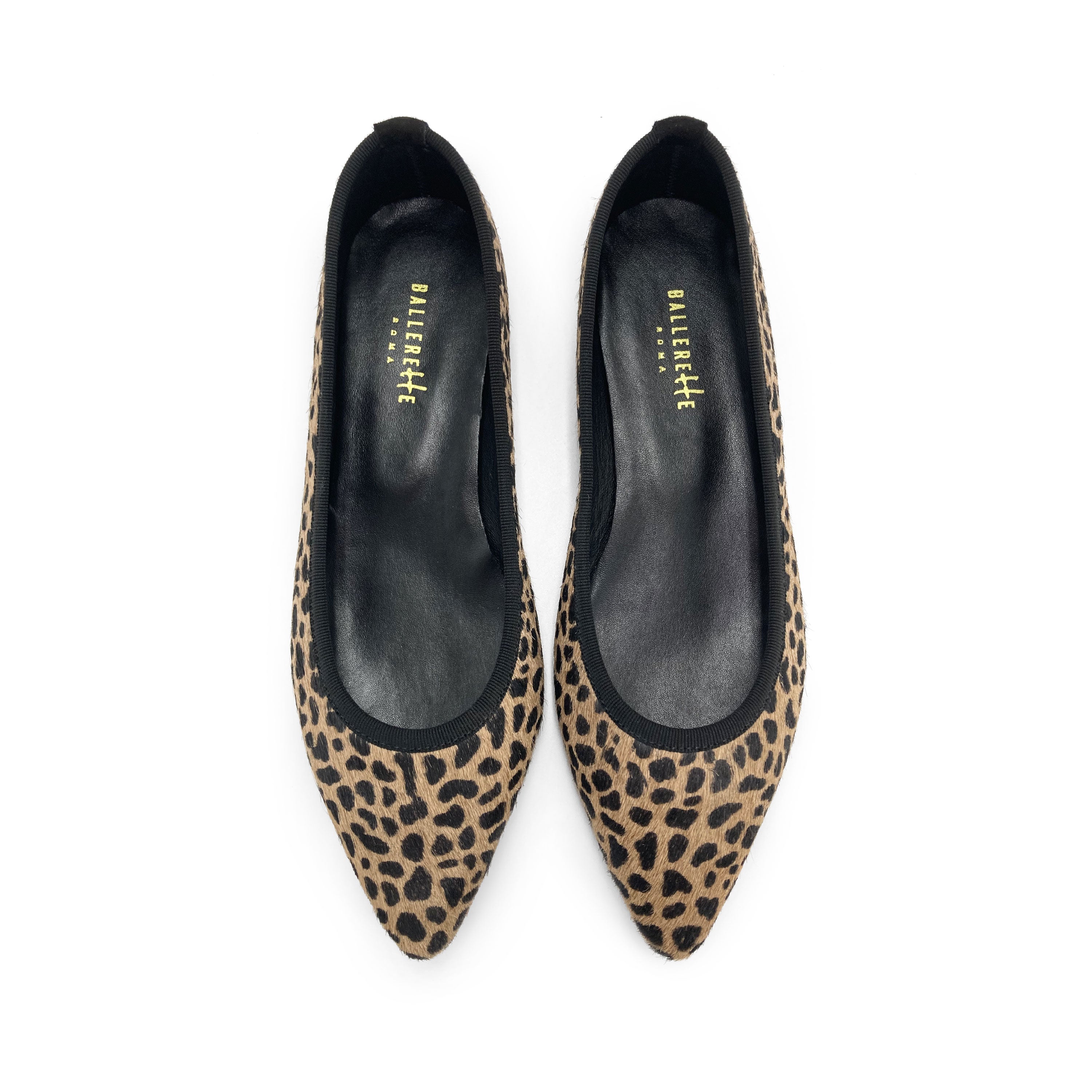 Spotted pointed ballet flats