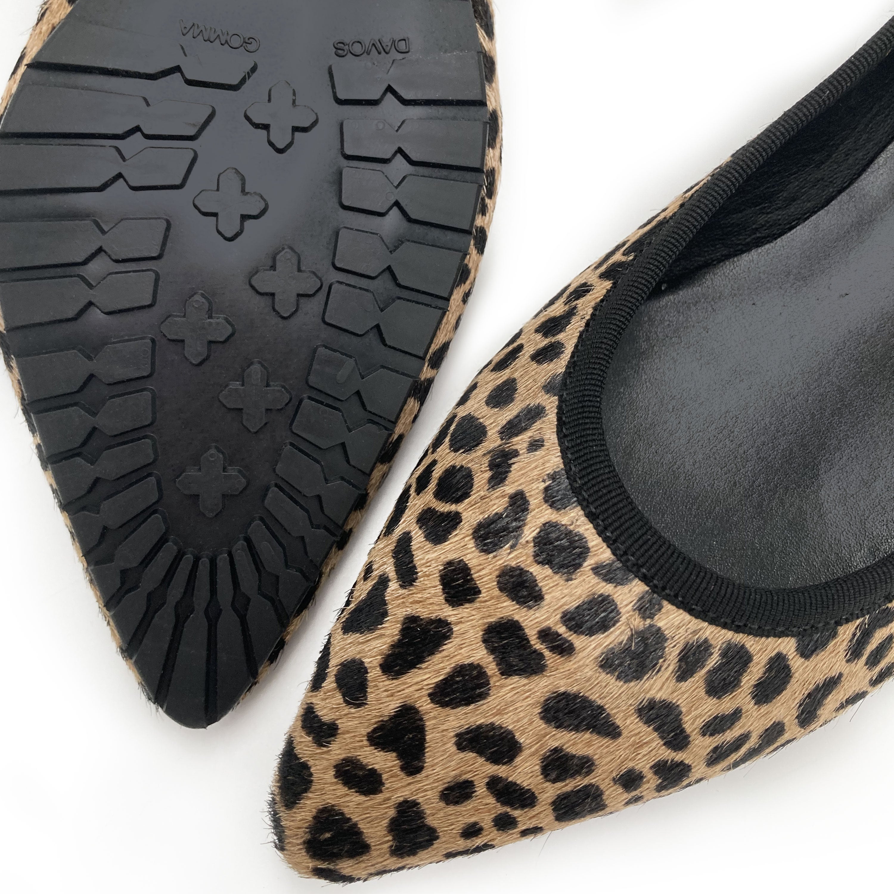 Spotted pointed ballet flats
