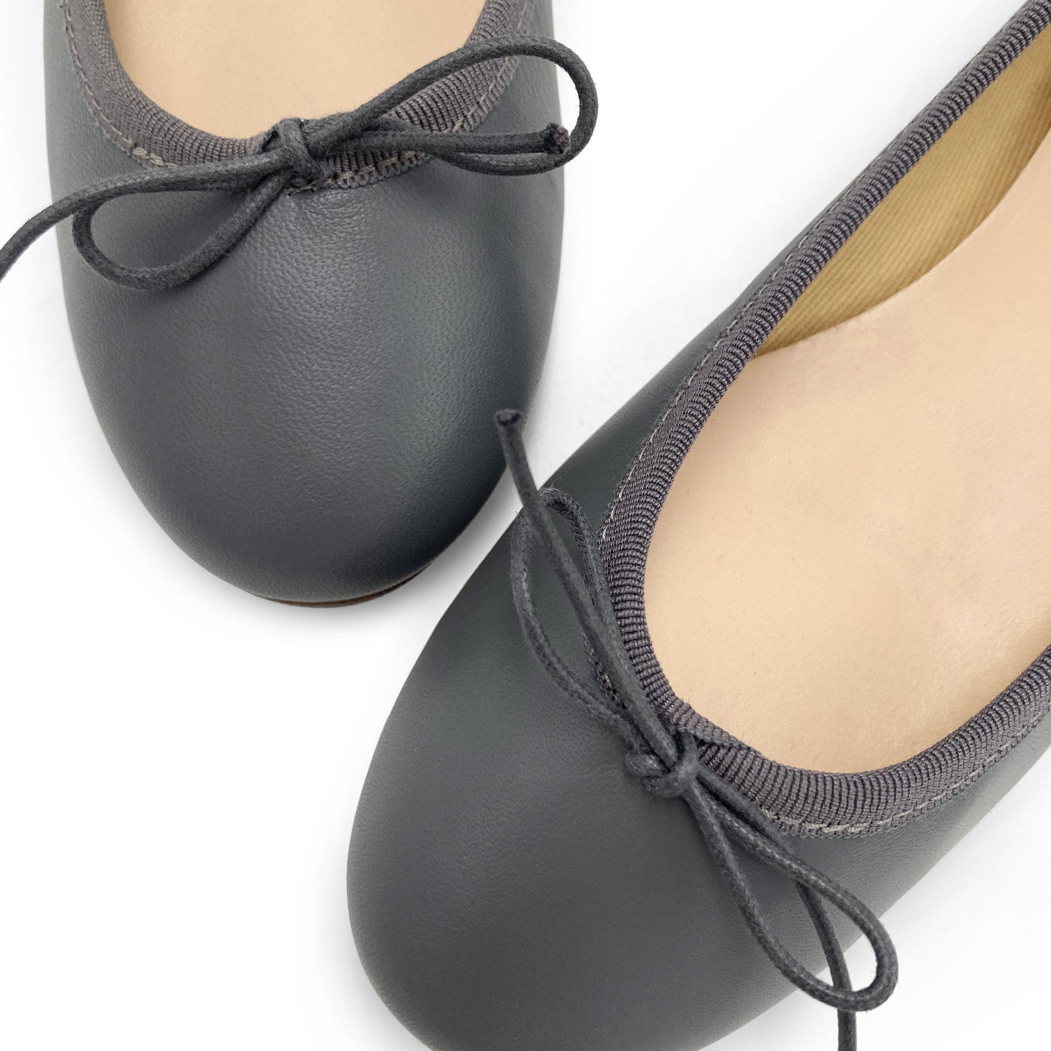 BALLET FLATS GREY GRAINED CALFSKIN