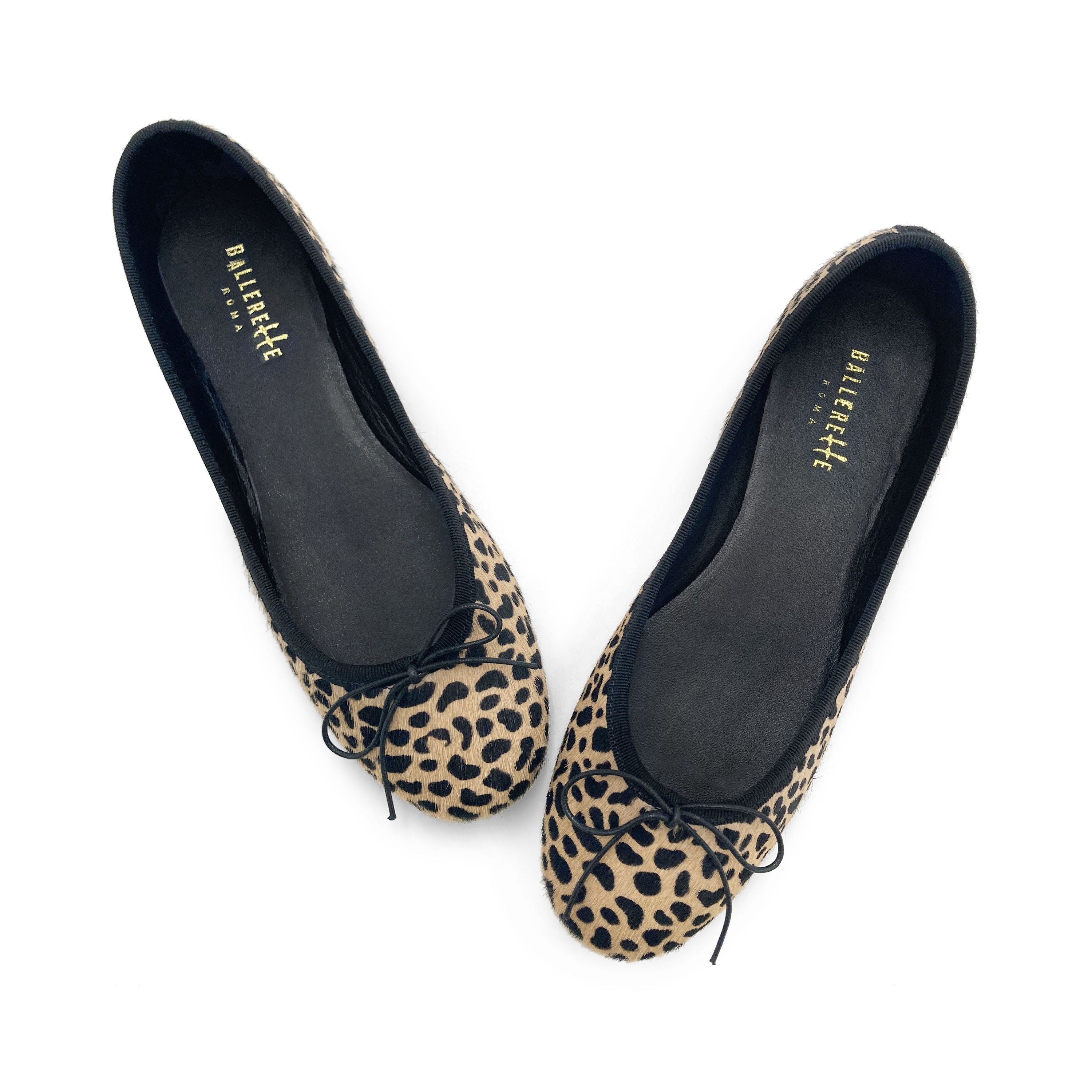 Spotted round toe ballet flats
