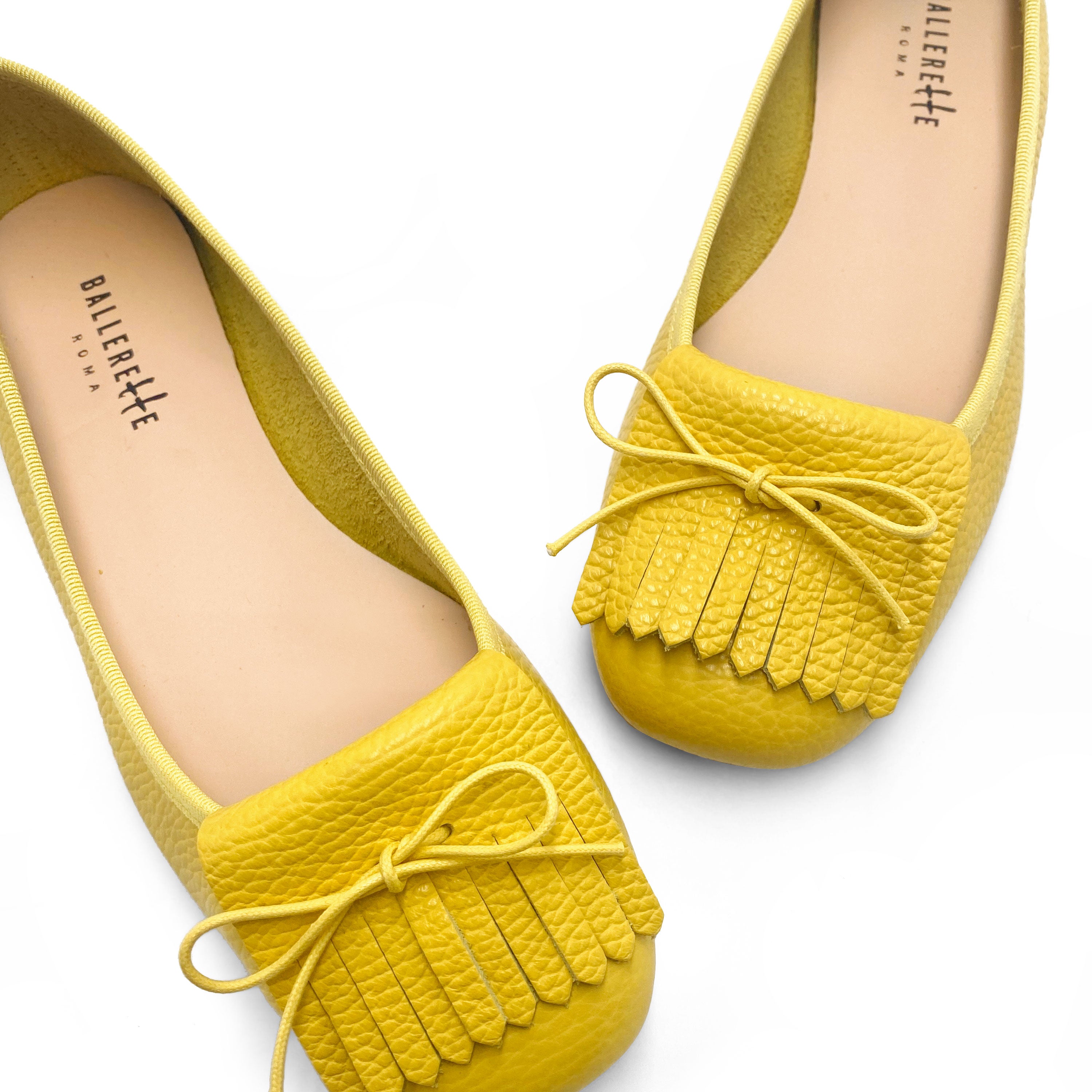 Yellow leather woman moccasins with fringe