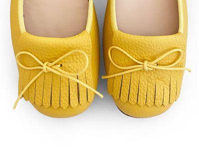 Yellow leather woman moccasins with fringe