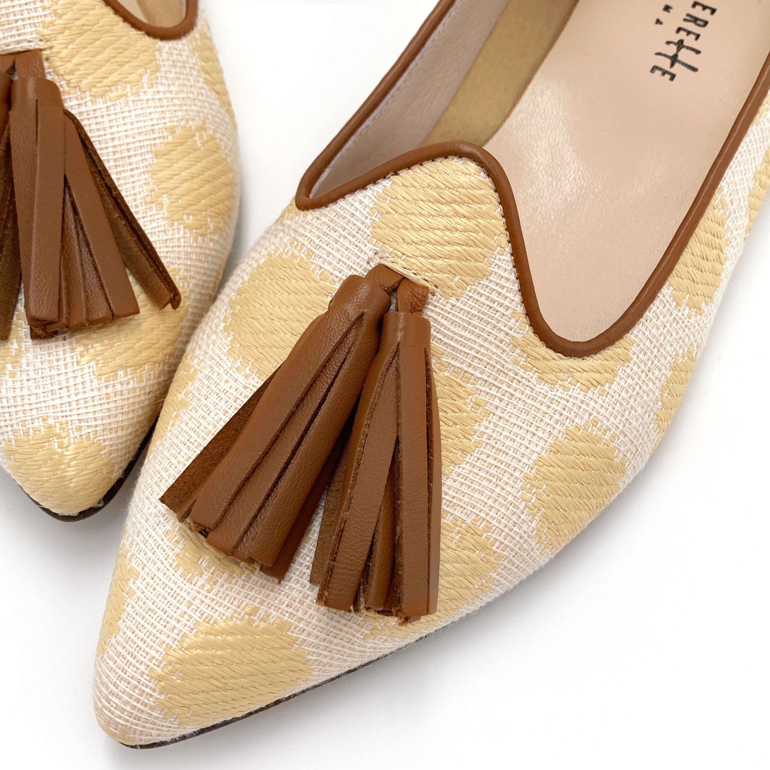 Women's summer raffia moccasins in beige with tassels