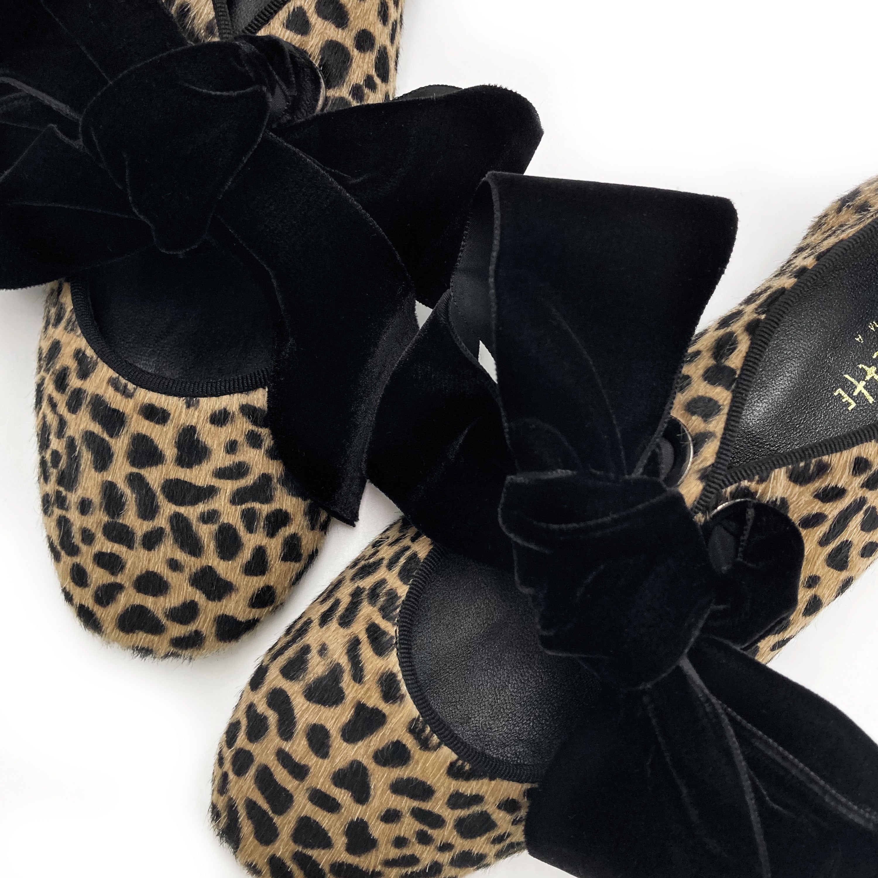 Women's spotted moccasins