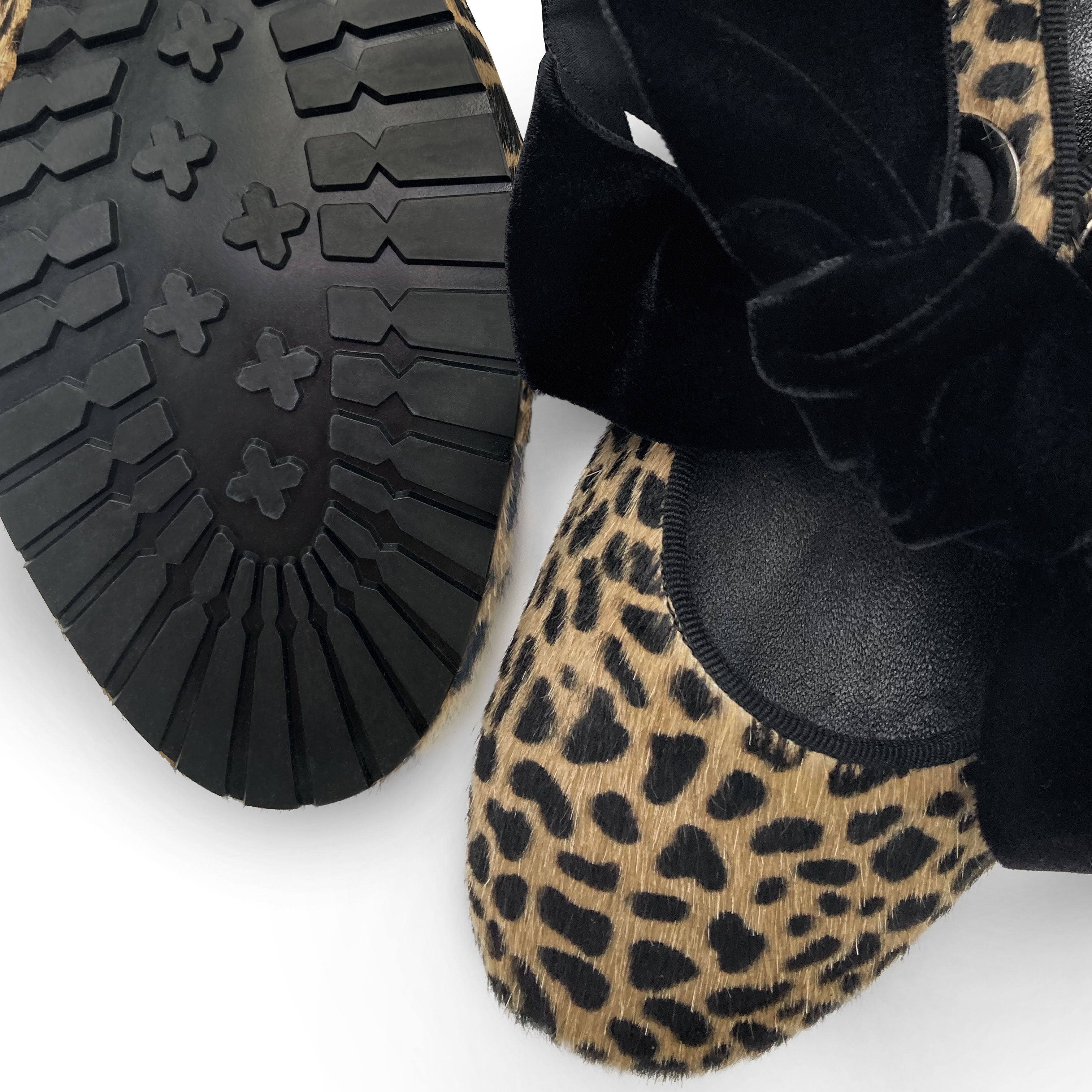 Women's spotted moccasins