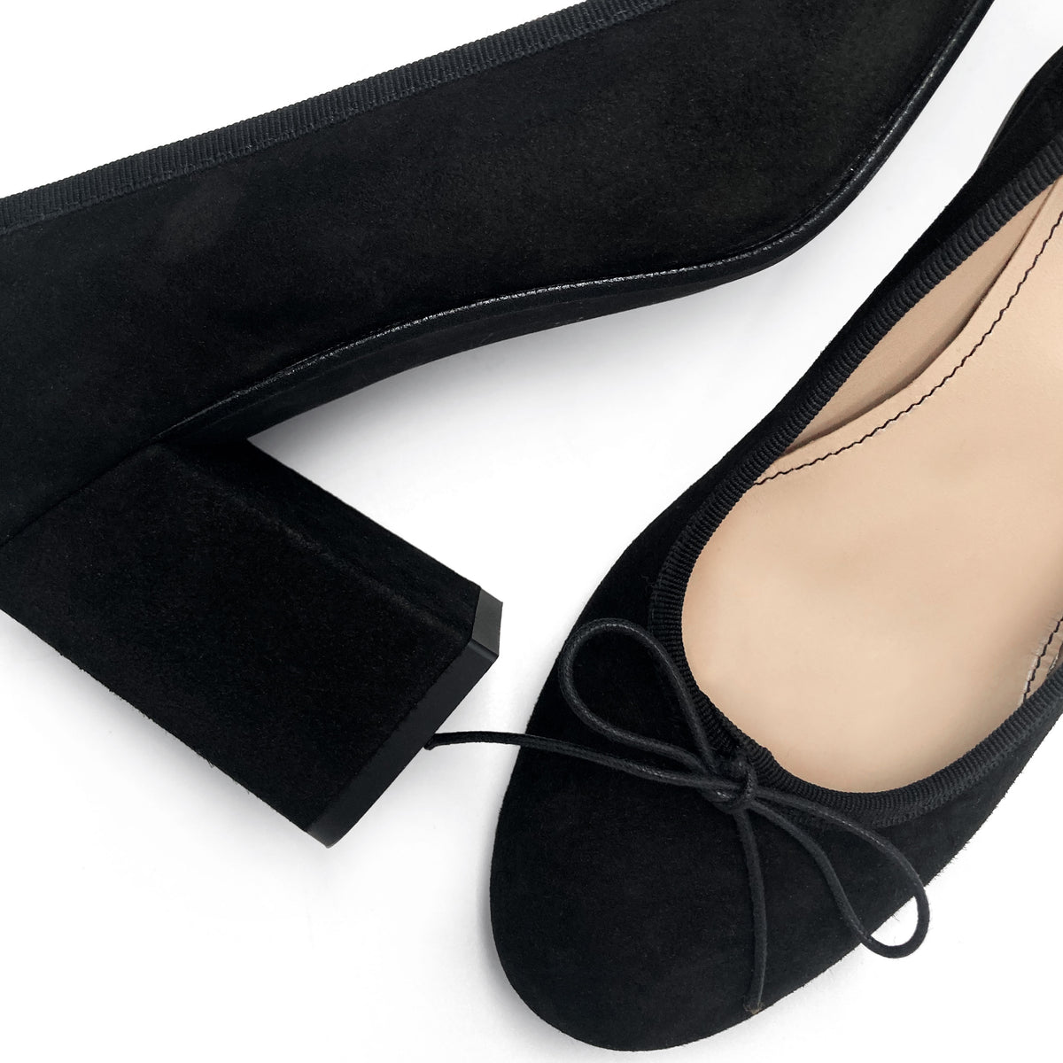 Black suede heeled décolleté ballet flats