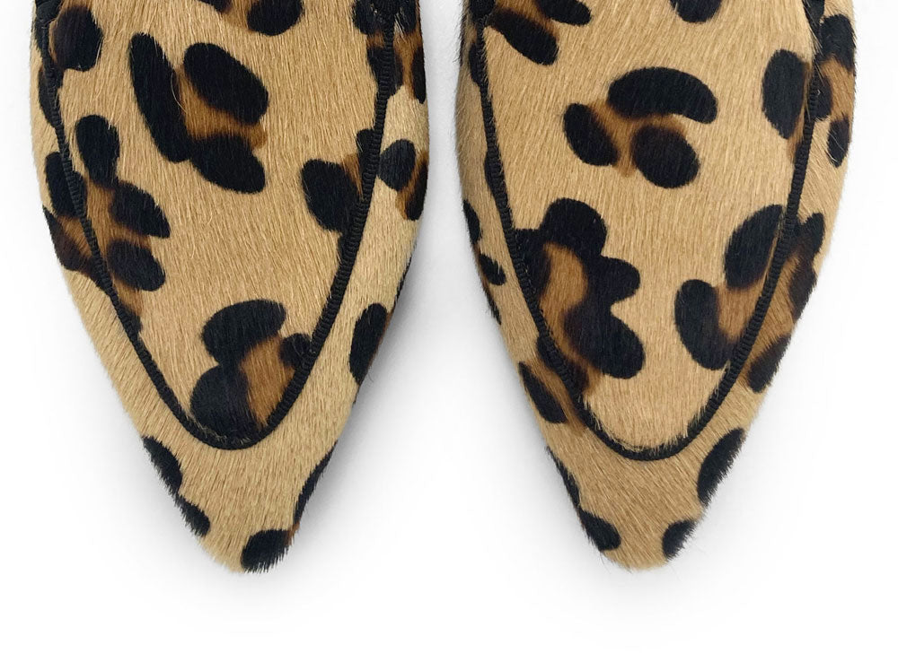 Elegant women's spotted pony hair moccasins