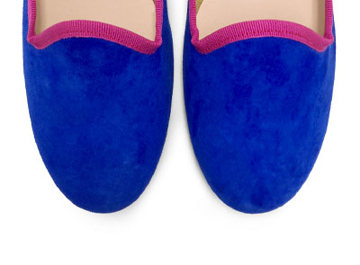 Women loafers in blue suede and fuchsia details