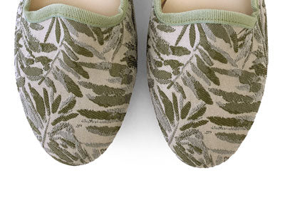 Green and beige jacquard loafers with tropical print