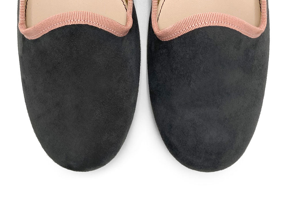Women’s loafers in smoky gray suede with pink details