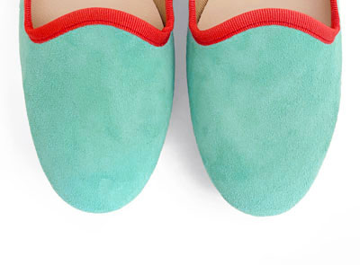 Women's slippers in aqua suede with coral details
