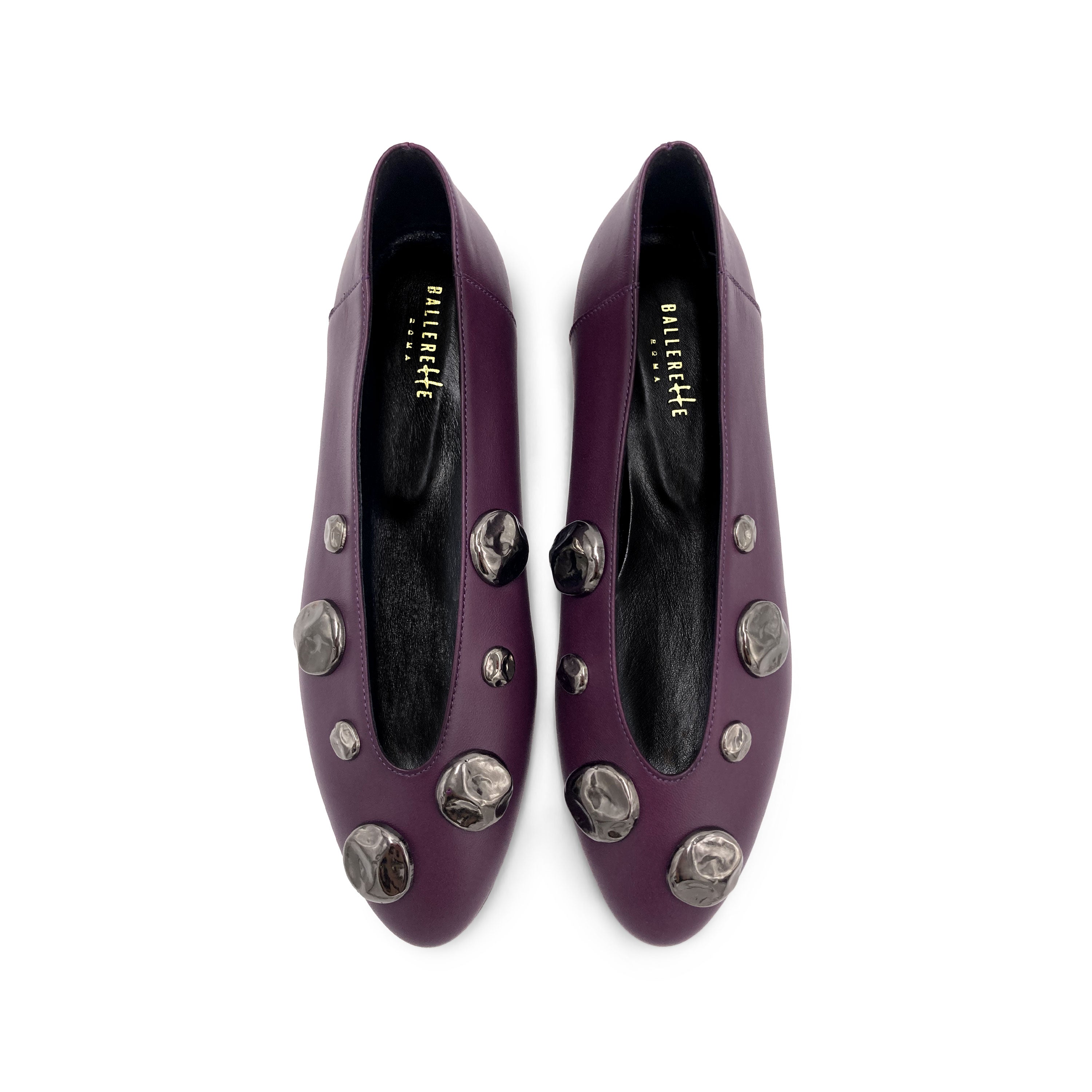 Plum purple leather ballet flats with V-cut and iron studs