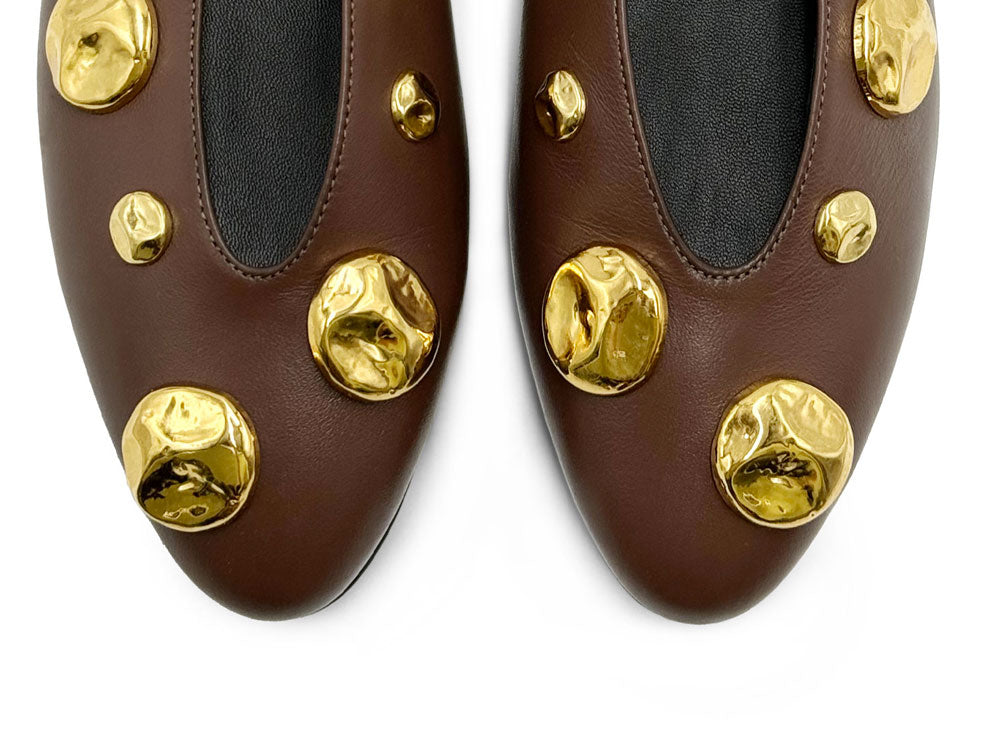 Brown leather ballet flats with V-cut and gold studs