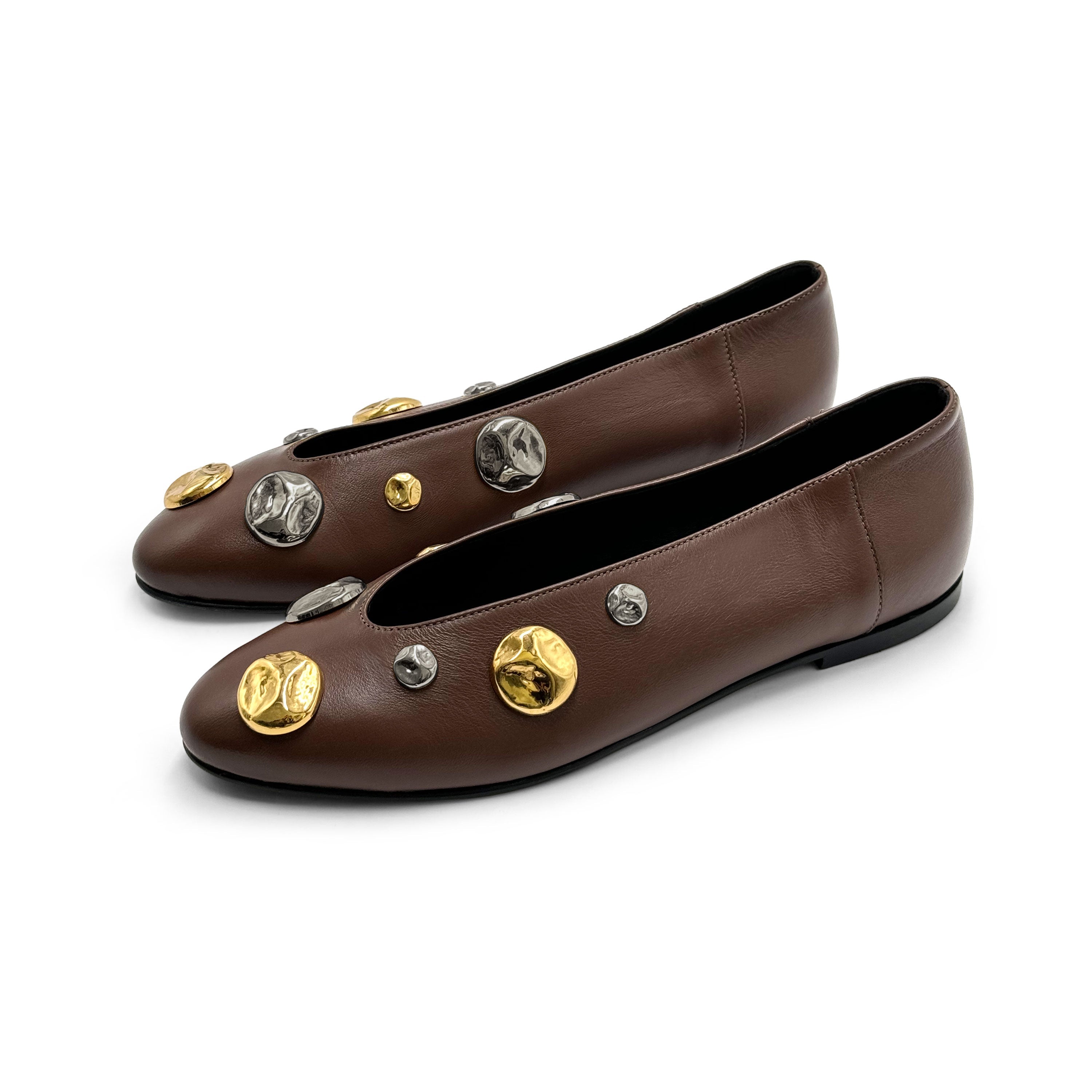 Brown leather ballet flats with V-cut and gold and iron studs