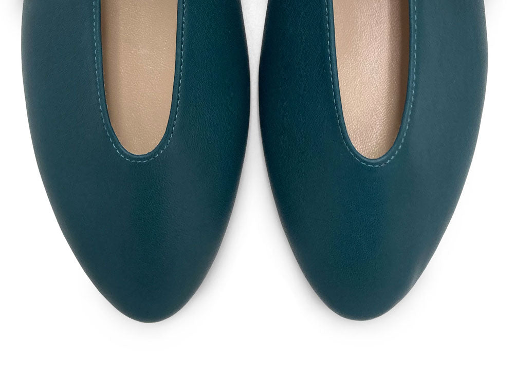 Petrol blue leather ballet flats with V-cut and strap