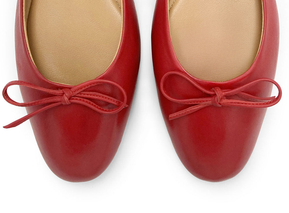 Red leather ballet flats with sacchetto construction