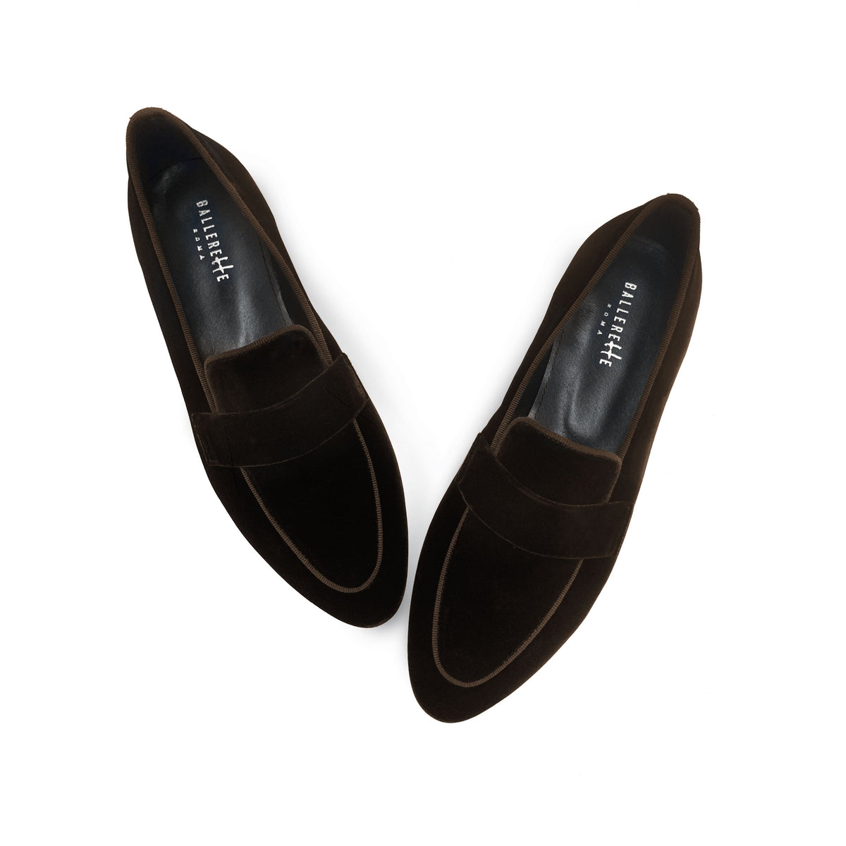 Women moccasins in dark brown velvet