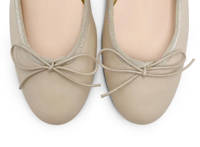 Beige leather ballet flats with heel