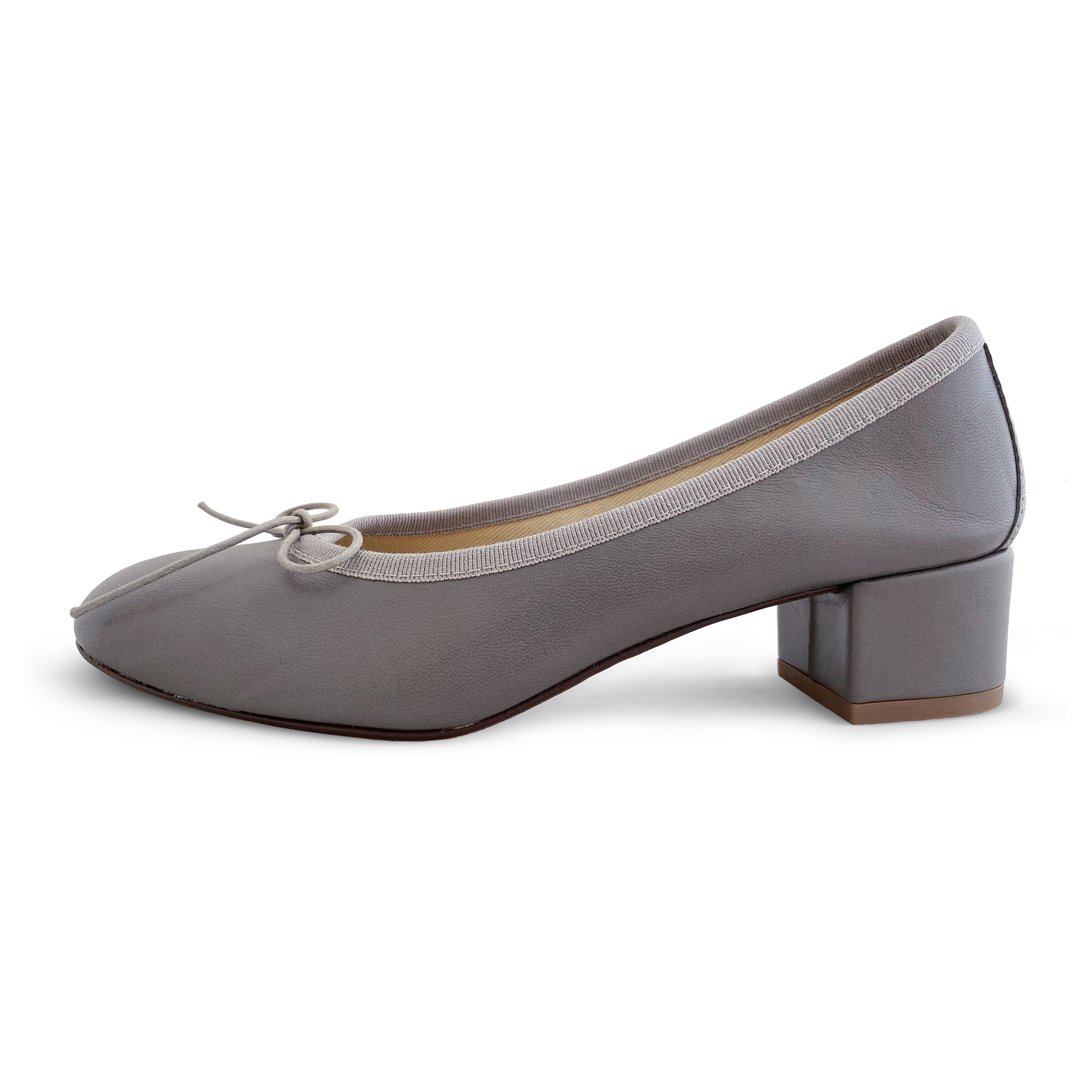 Dove gray leather ballet flats with heel