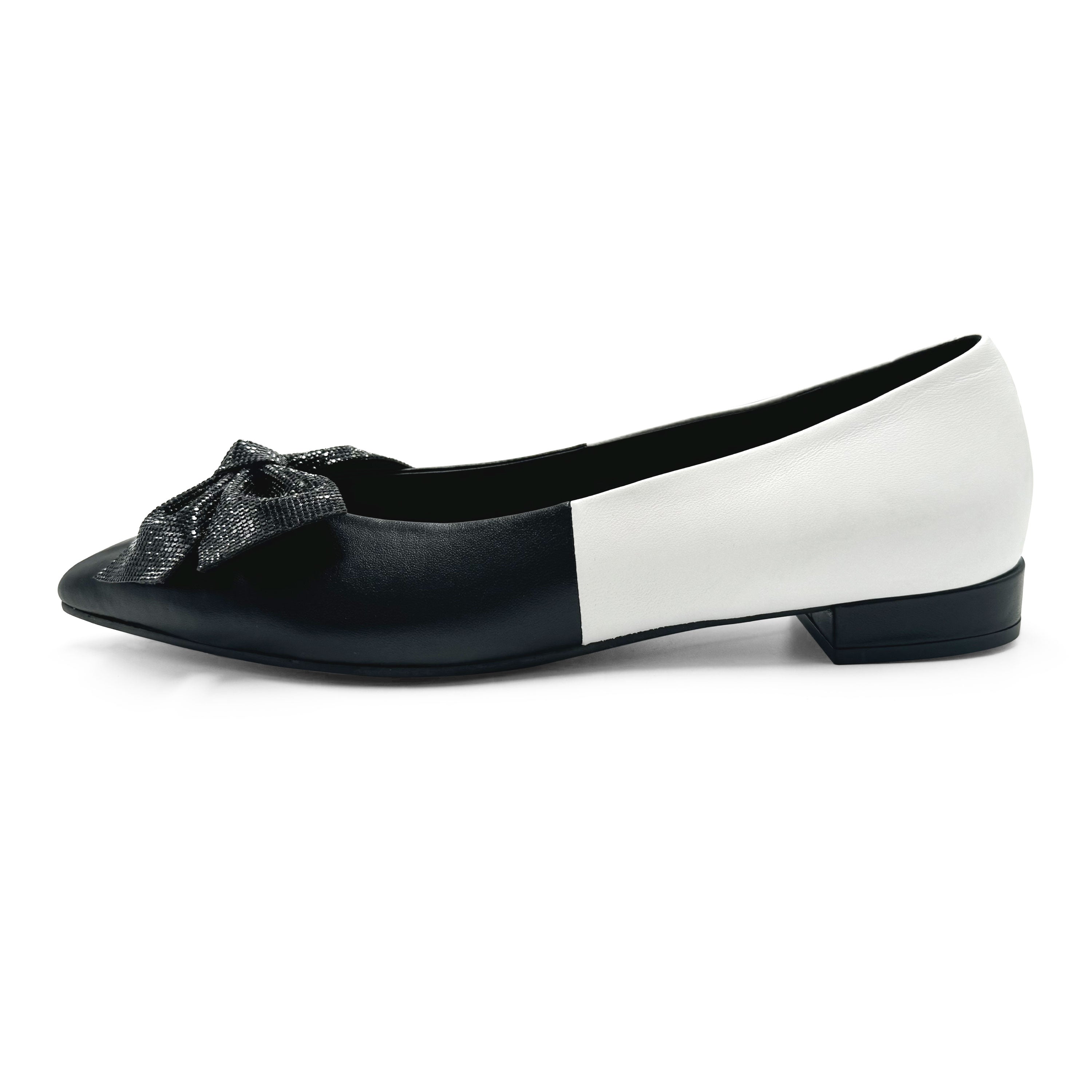 Black and white leather evening ballet flats with pointed toe and jewel bow