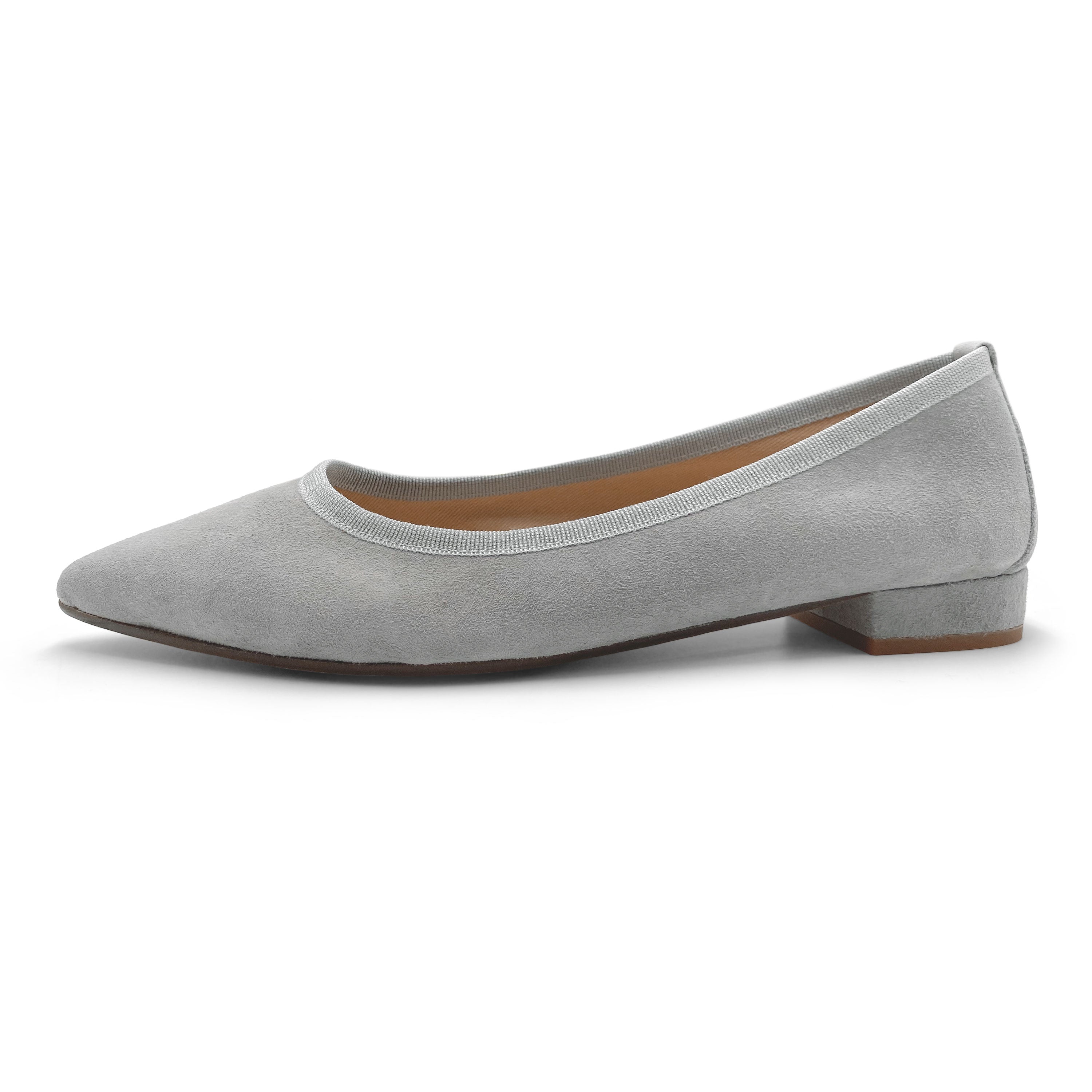 Pointed ballet flats in gray suede