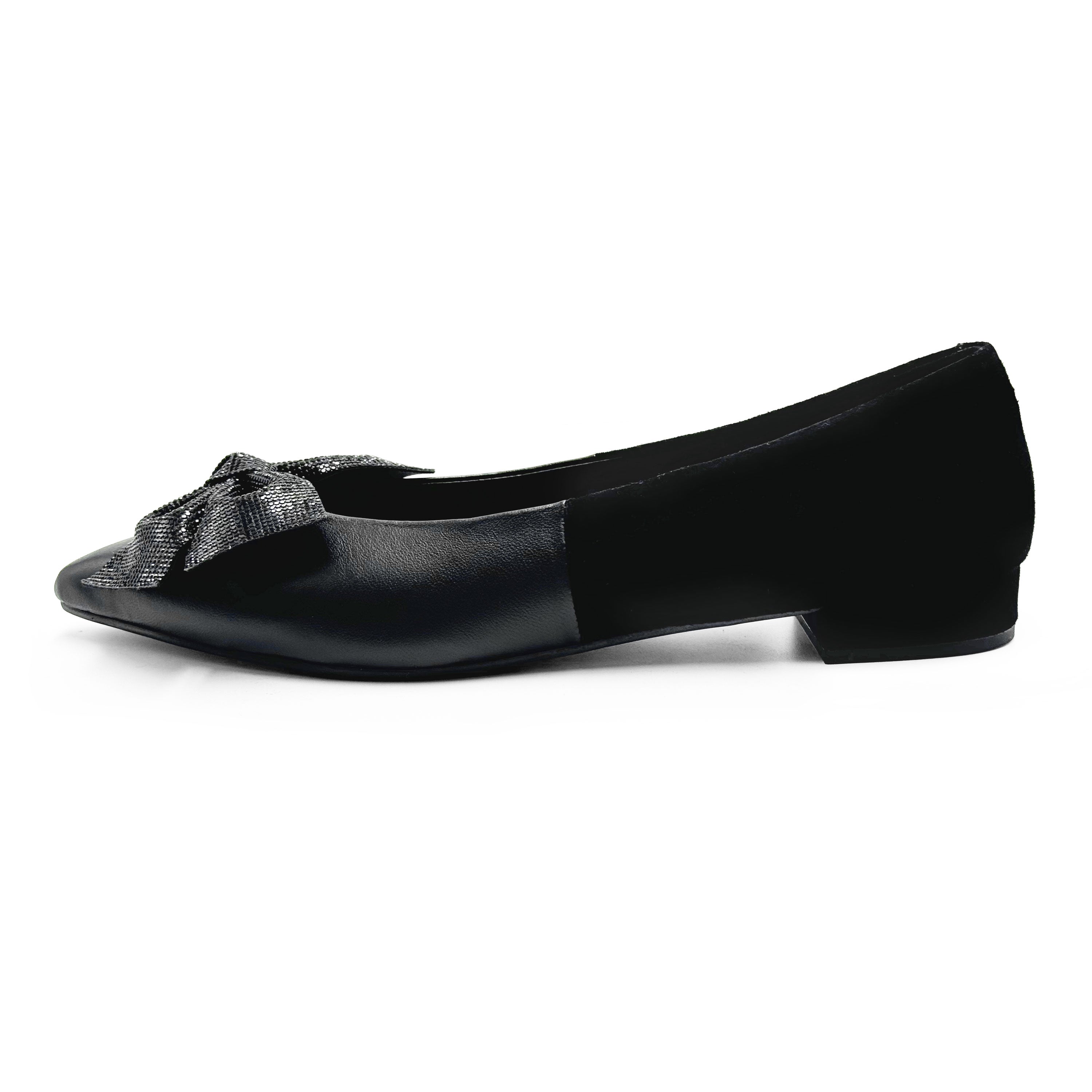 Black leather evening ballet flats with pointed toe and jewel bow