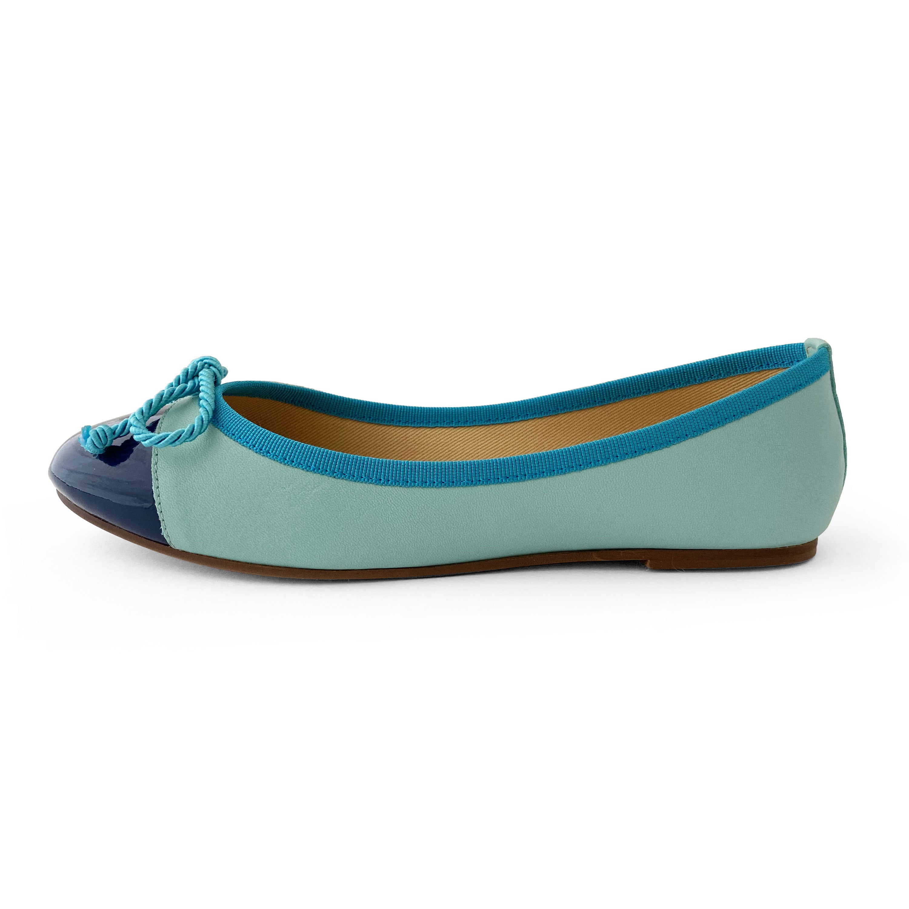 Aquamarine leather ballet flats with turquoise toe and bow