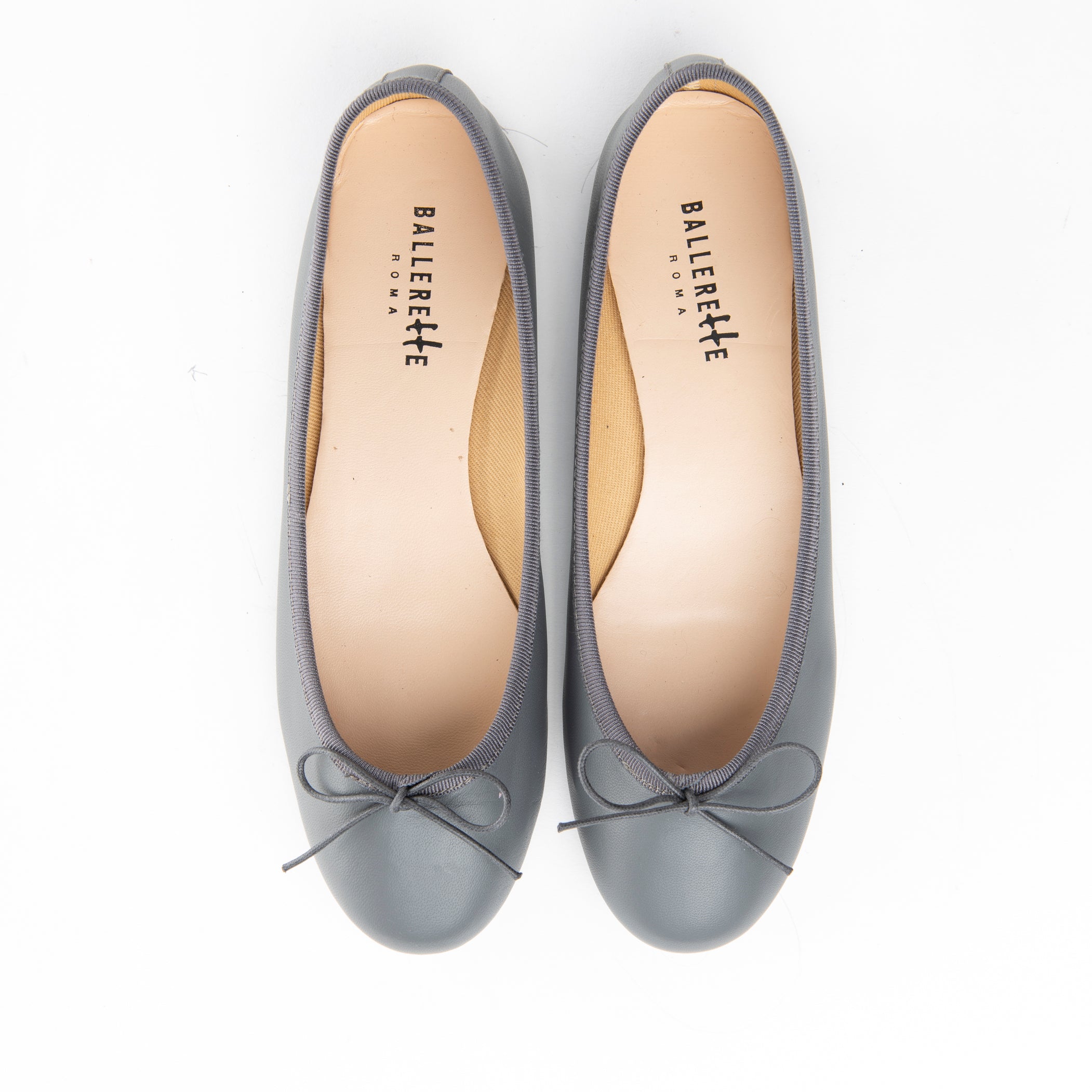 Ladies gray fashion flats