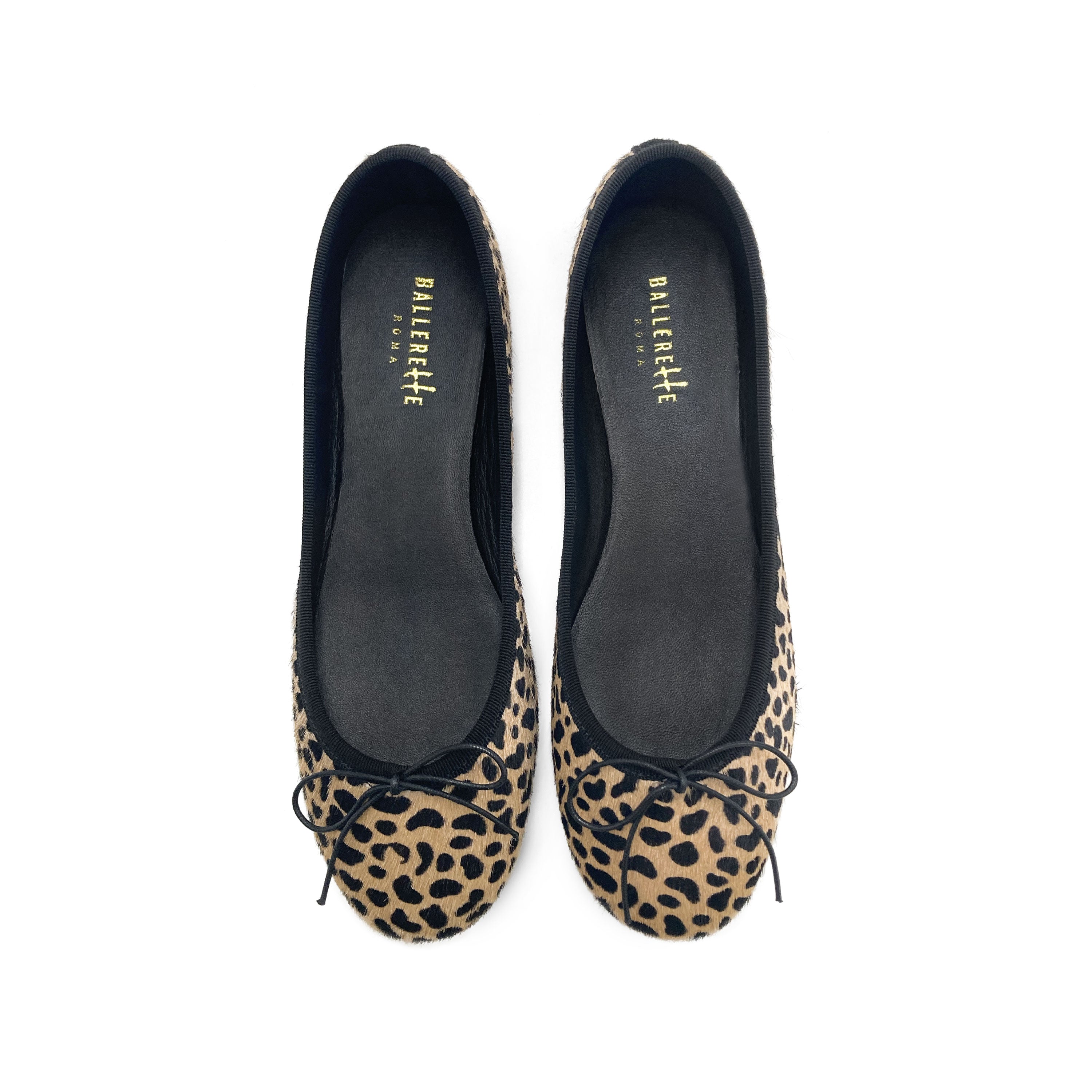 Spotted round toe ballet flats