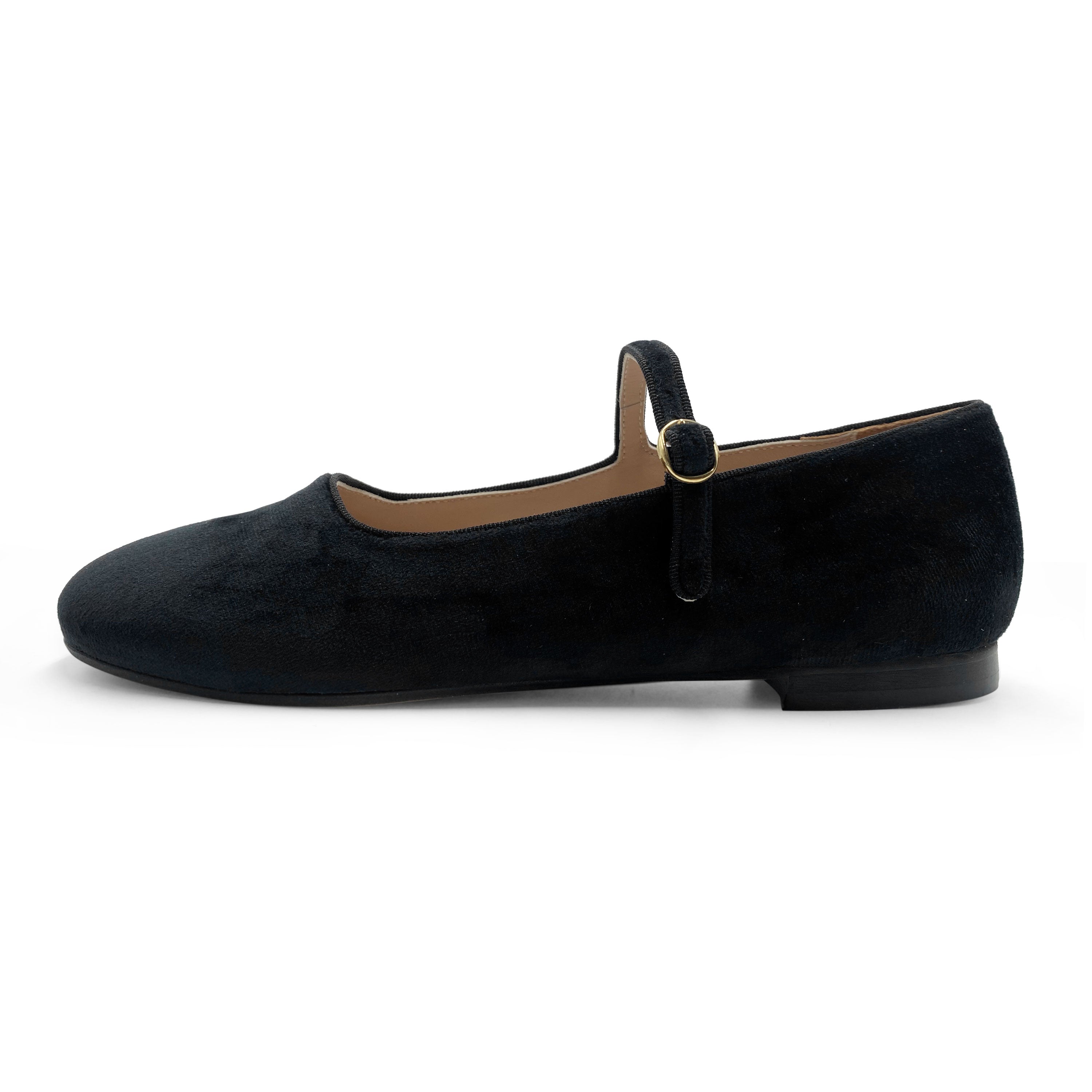 Black velvet ballerinas with strap