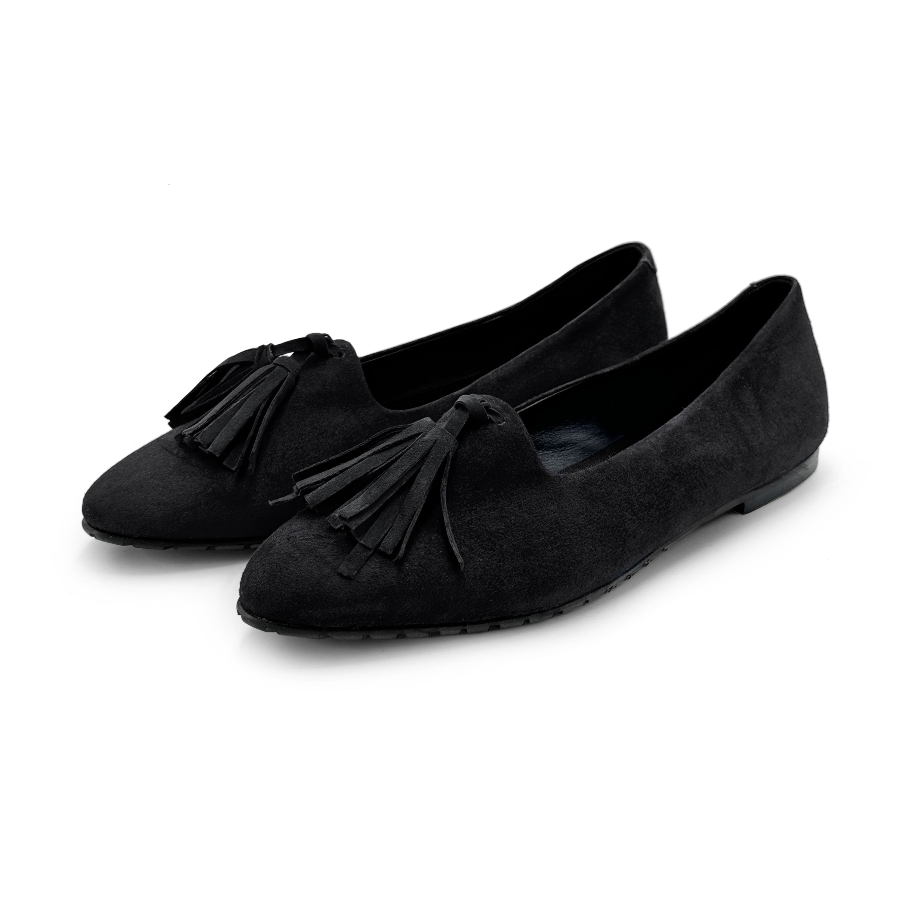 Black suede women moccasins with tassels