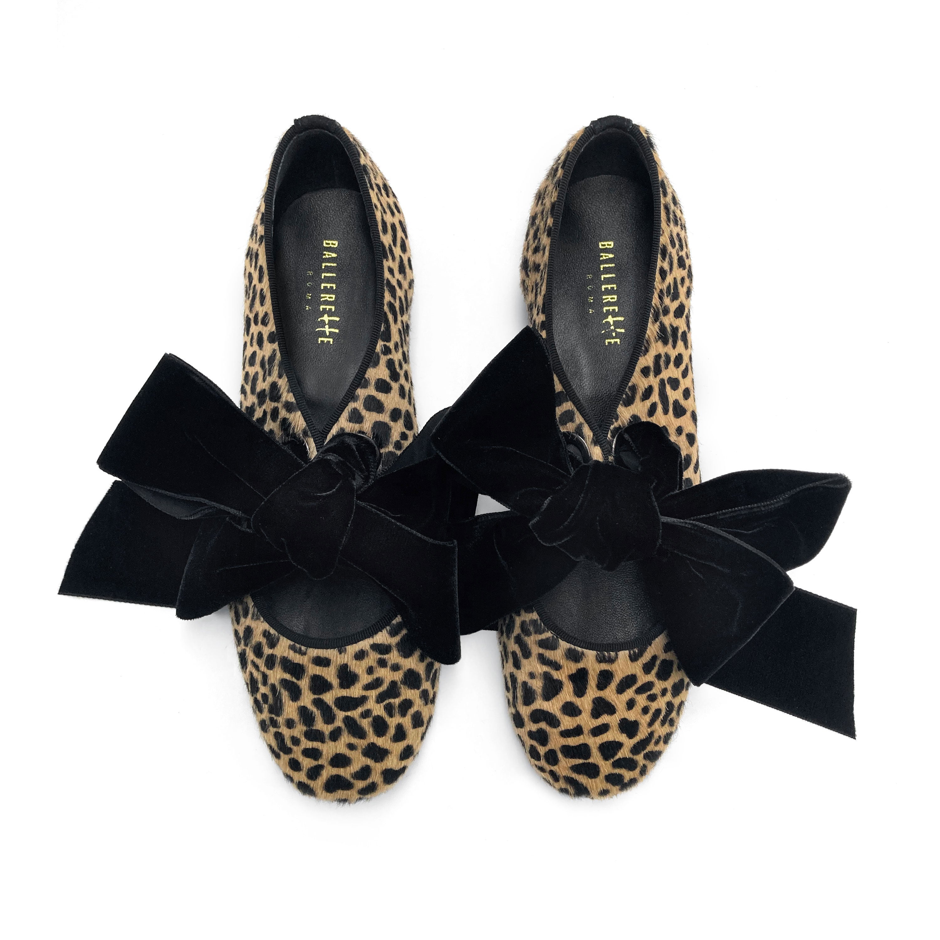 Women's spotted moccasins