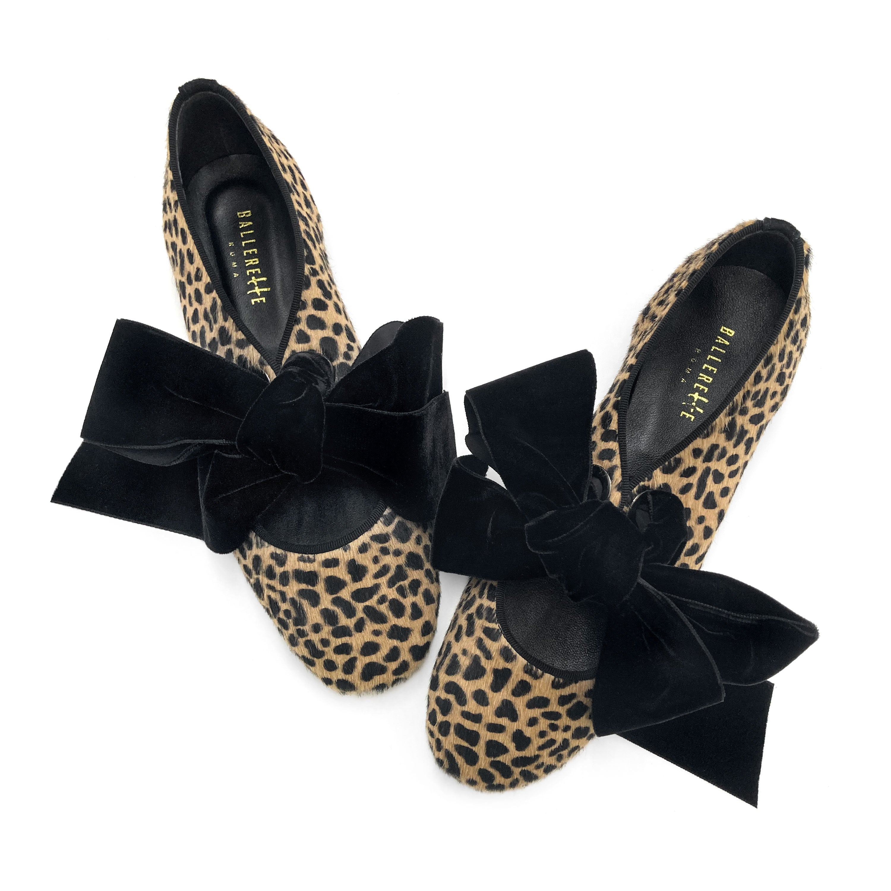 Women's spotted moccasins