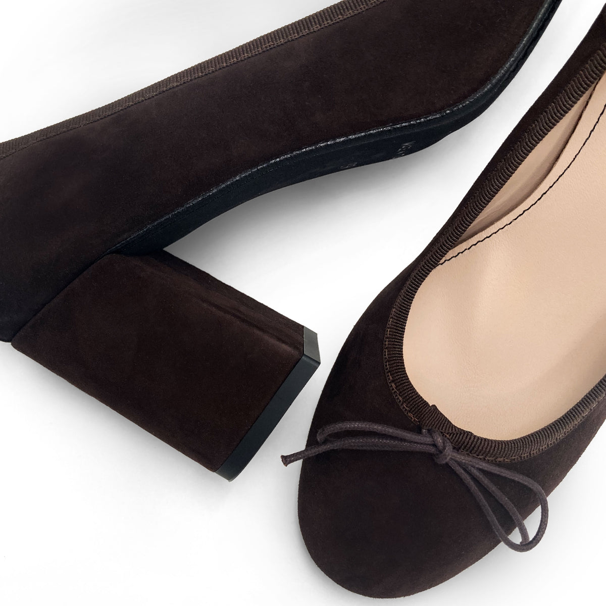 Dark brown suede heeled décolleté ballet flats