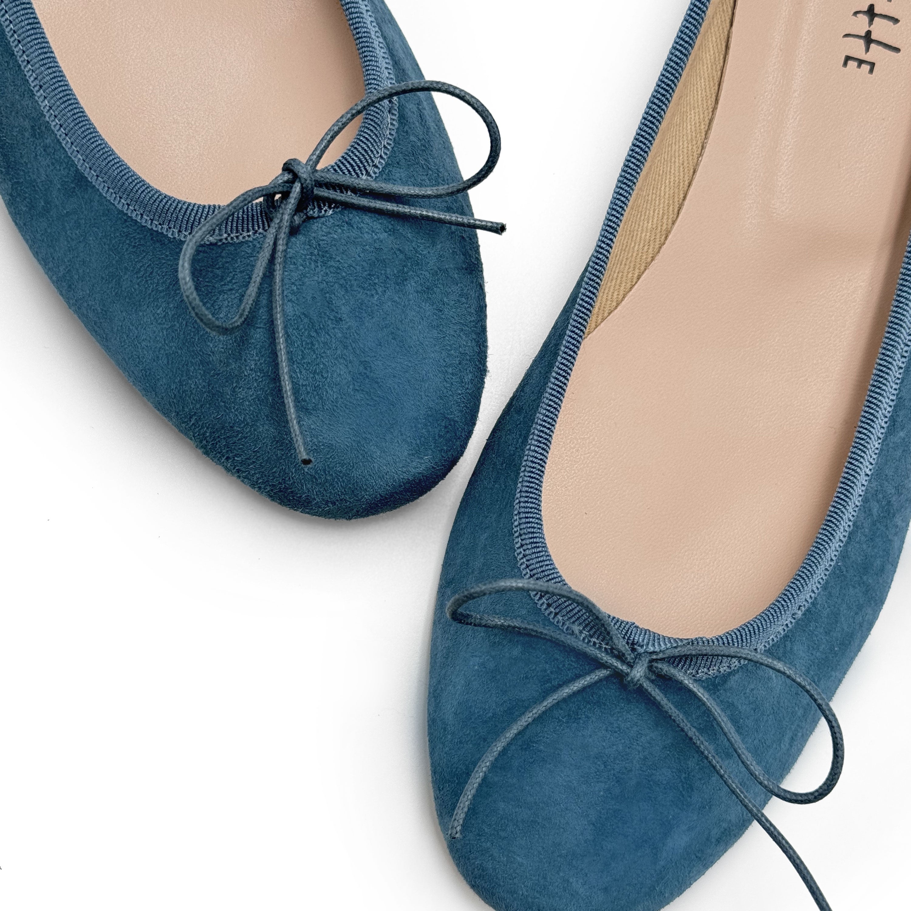 Cerulean suede little heel ballerinas