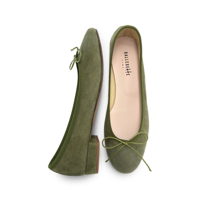 BALLET FLAT IN OLIVE GREEN SUEDE WITH SILVER HARDWARE