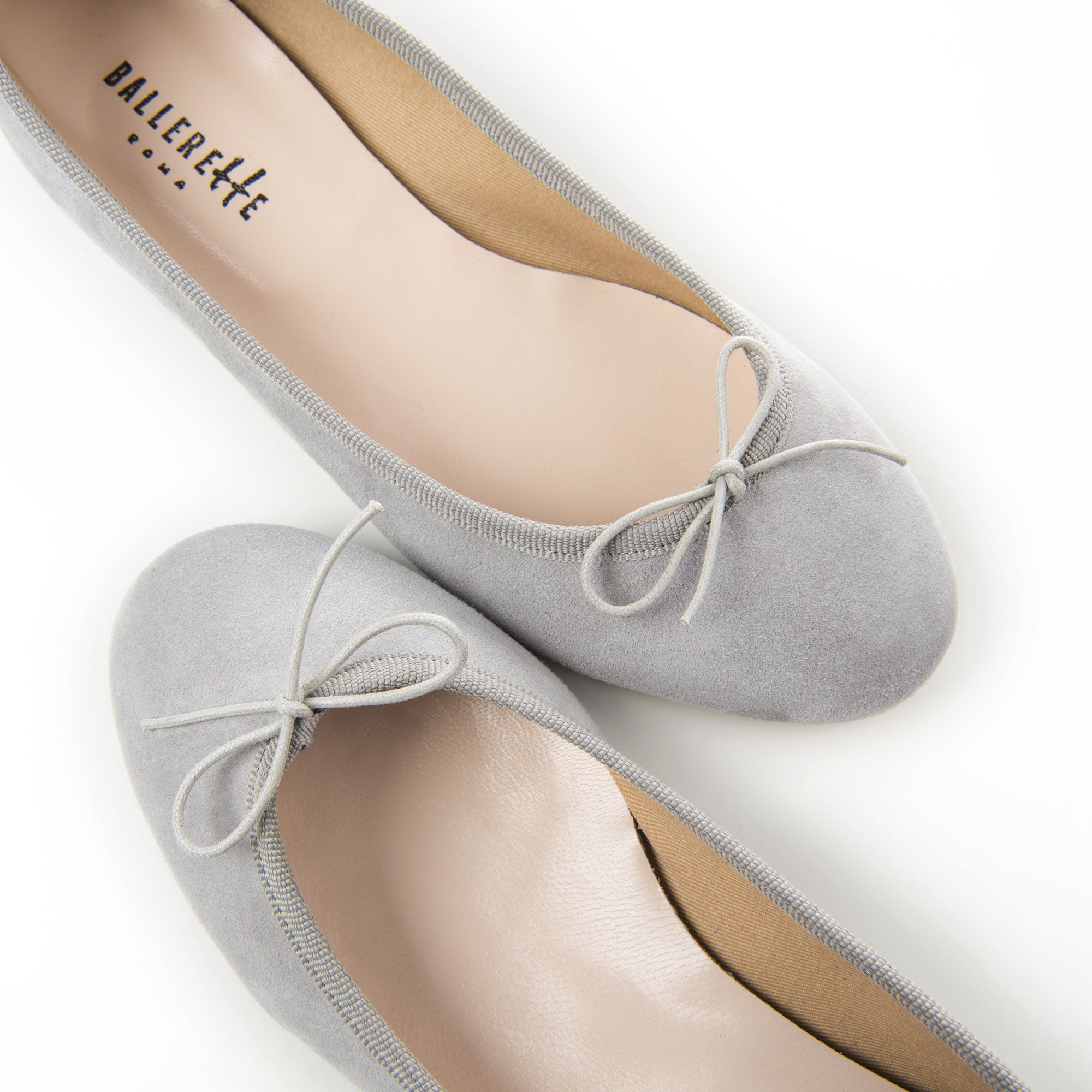 Light gray suede medium heel ballerinas