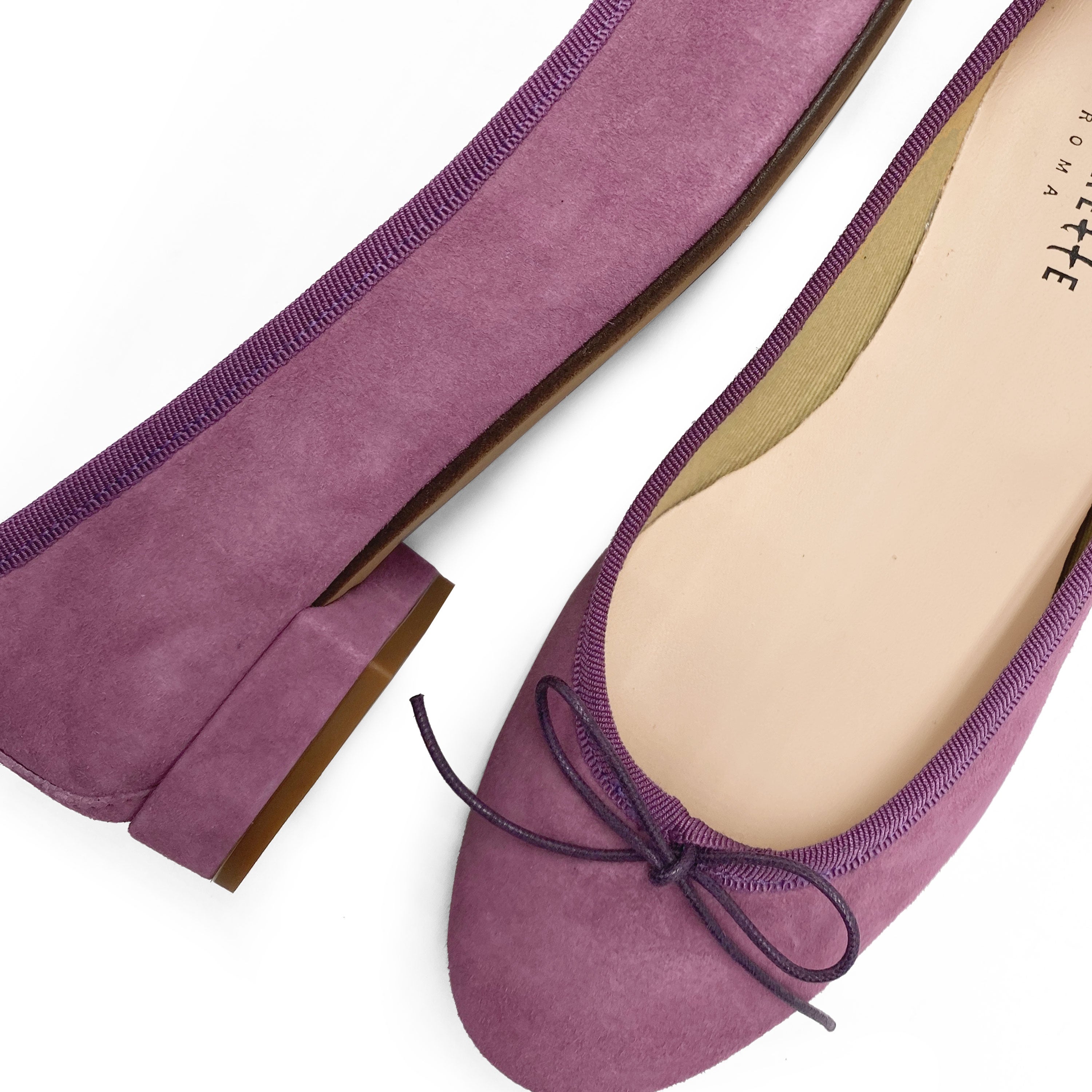 Lilac suede ballerinas with heel