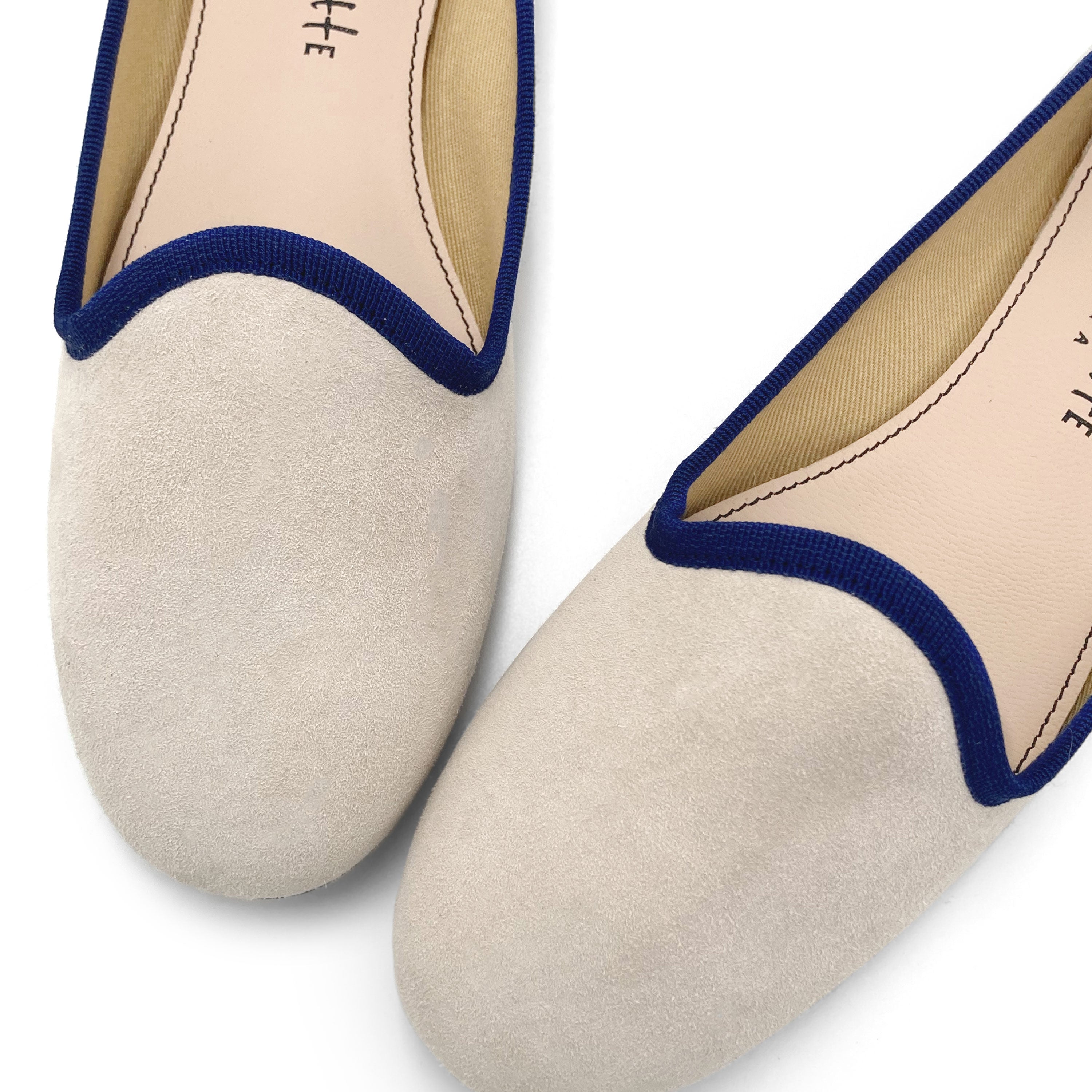 Women’s loafers in beige suede with blue details