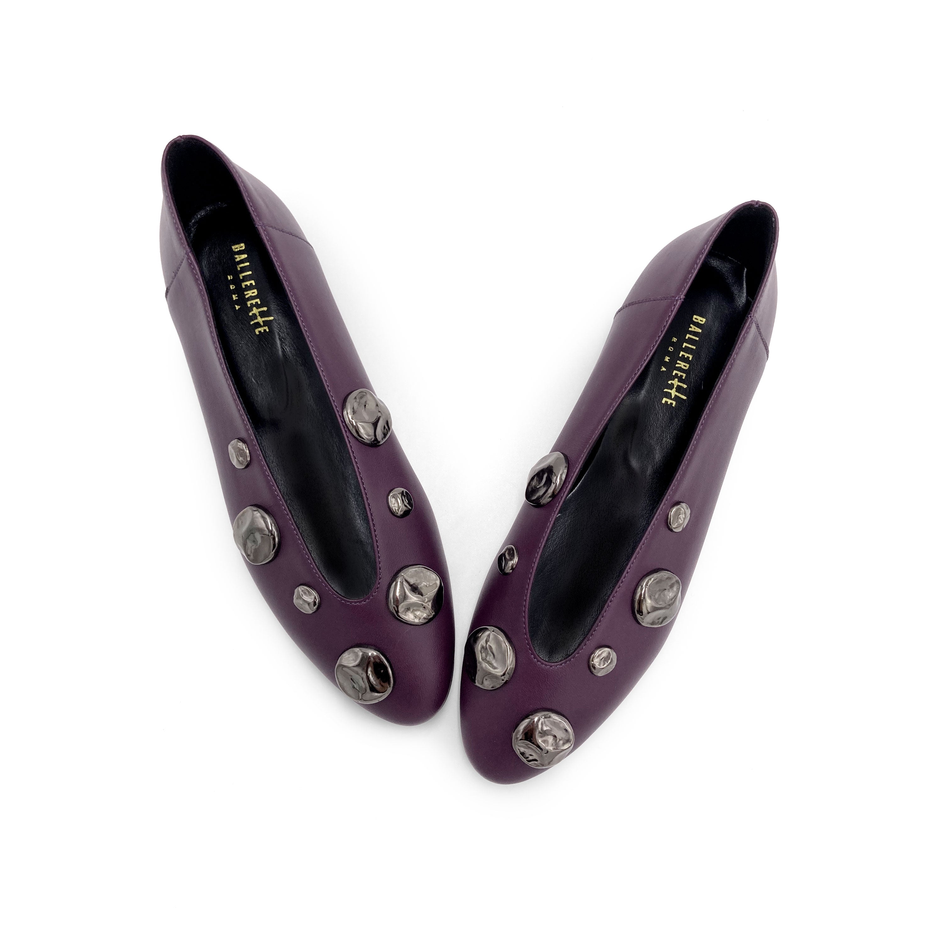 Plum purple leather ballet flats with V-cut and iron studs