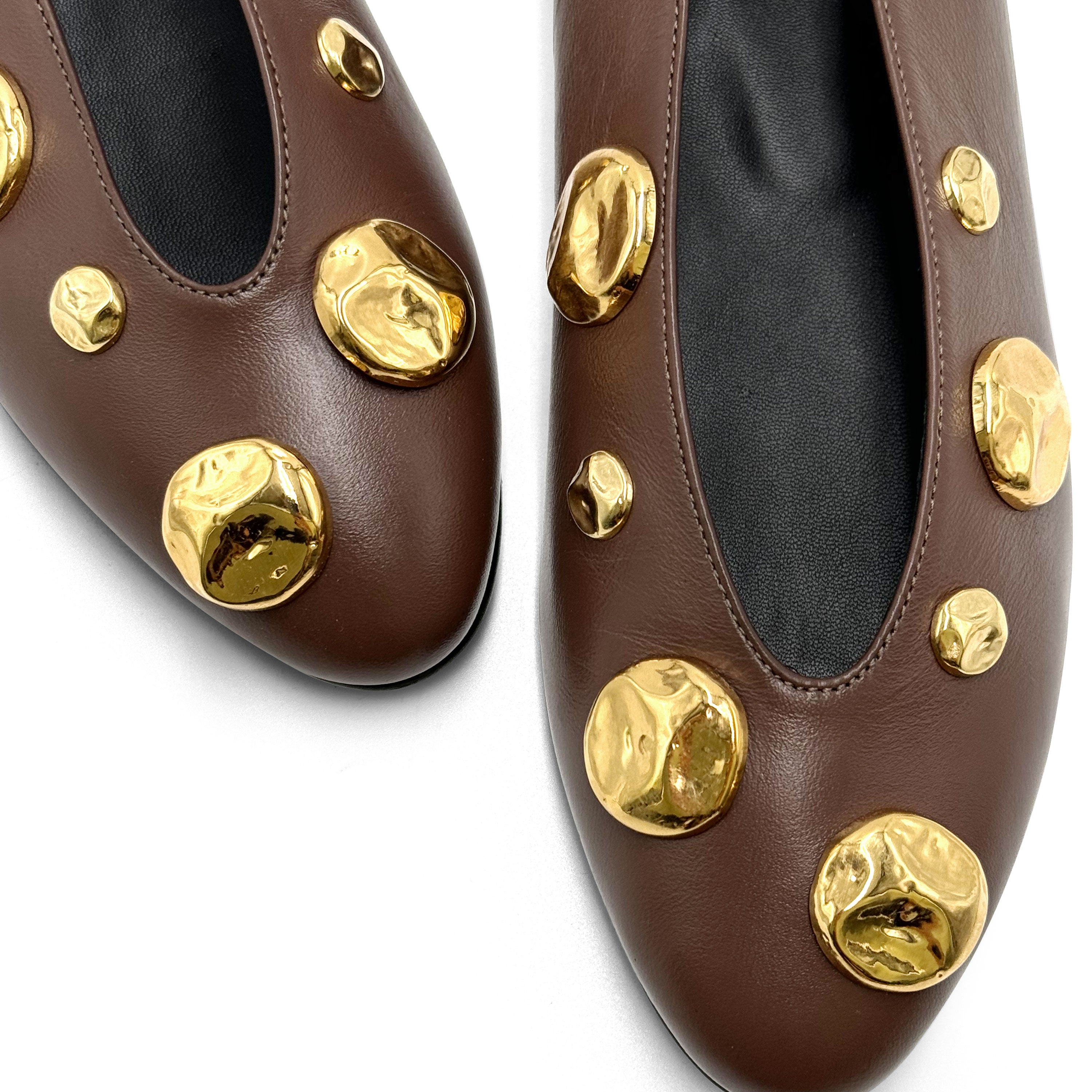 Brown leather ballet flats with V-cut and gold studs