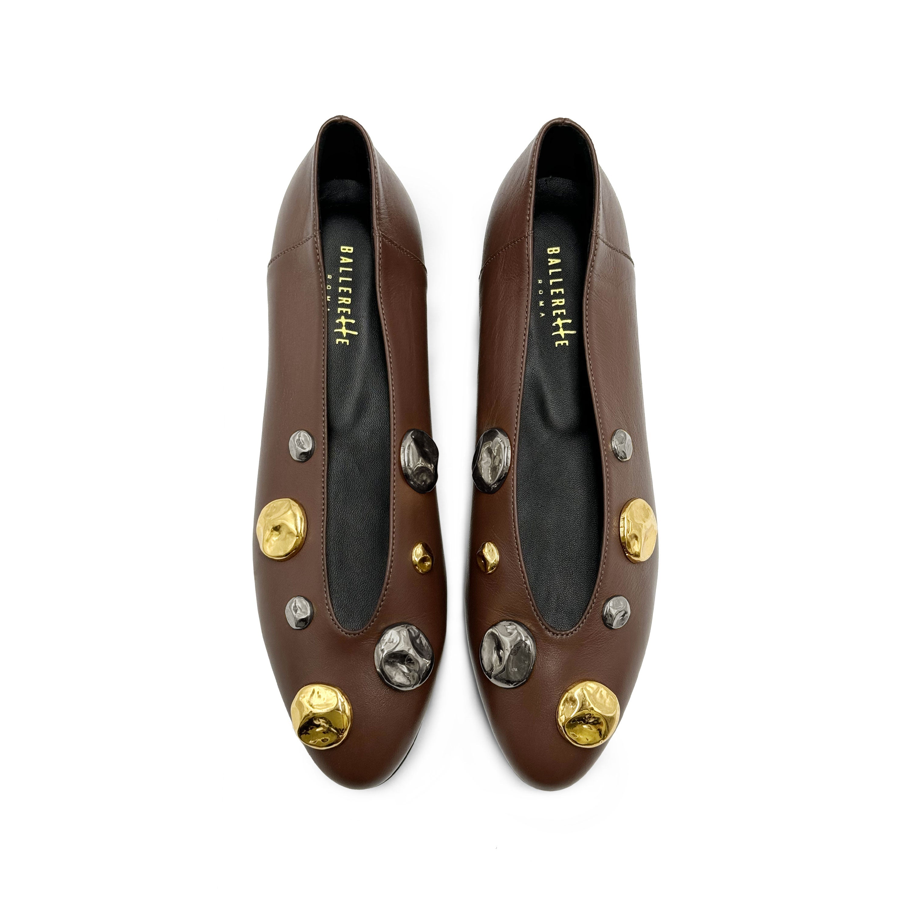Brown leather ballet flats with V-cut and gold and iron studs