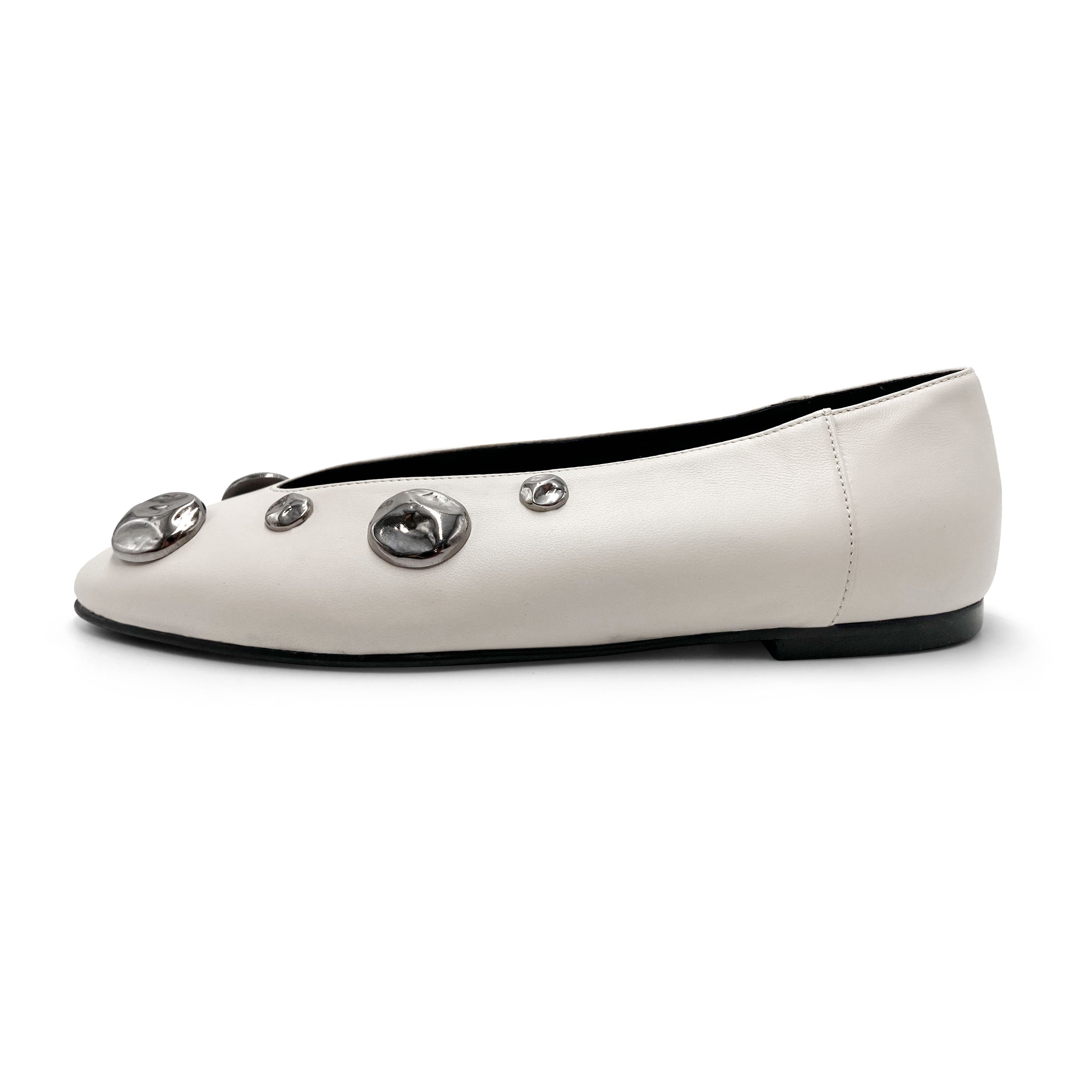 Ivory white leather ballet flats with V-cut and iron studs