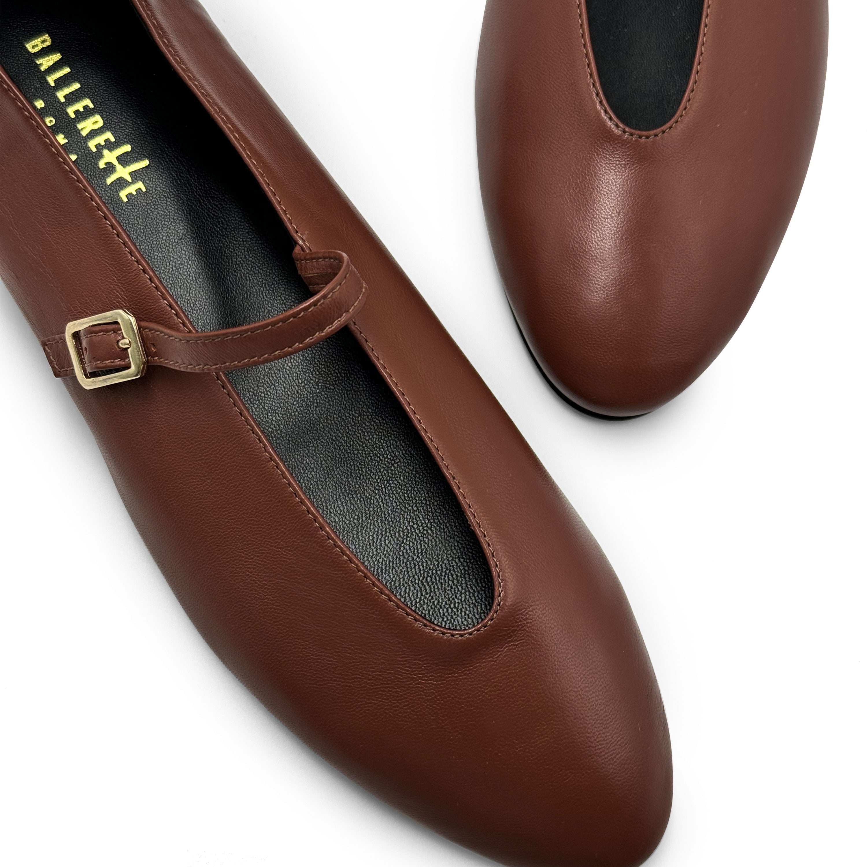 Brown leather ballet flats with V-cut and strap